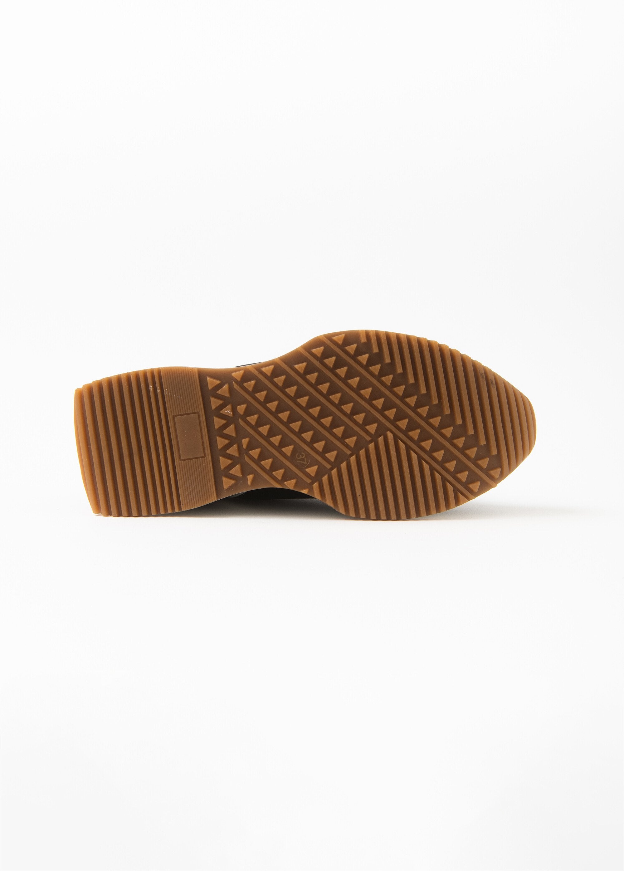 Zapatillas_con_detalles_y_suela_gruesa_Negro__UN1_slim