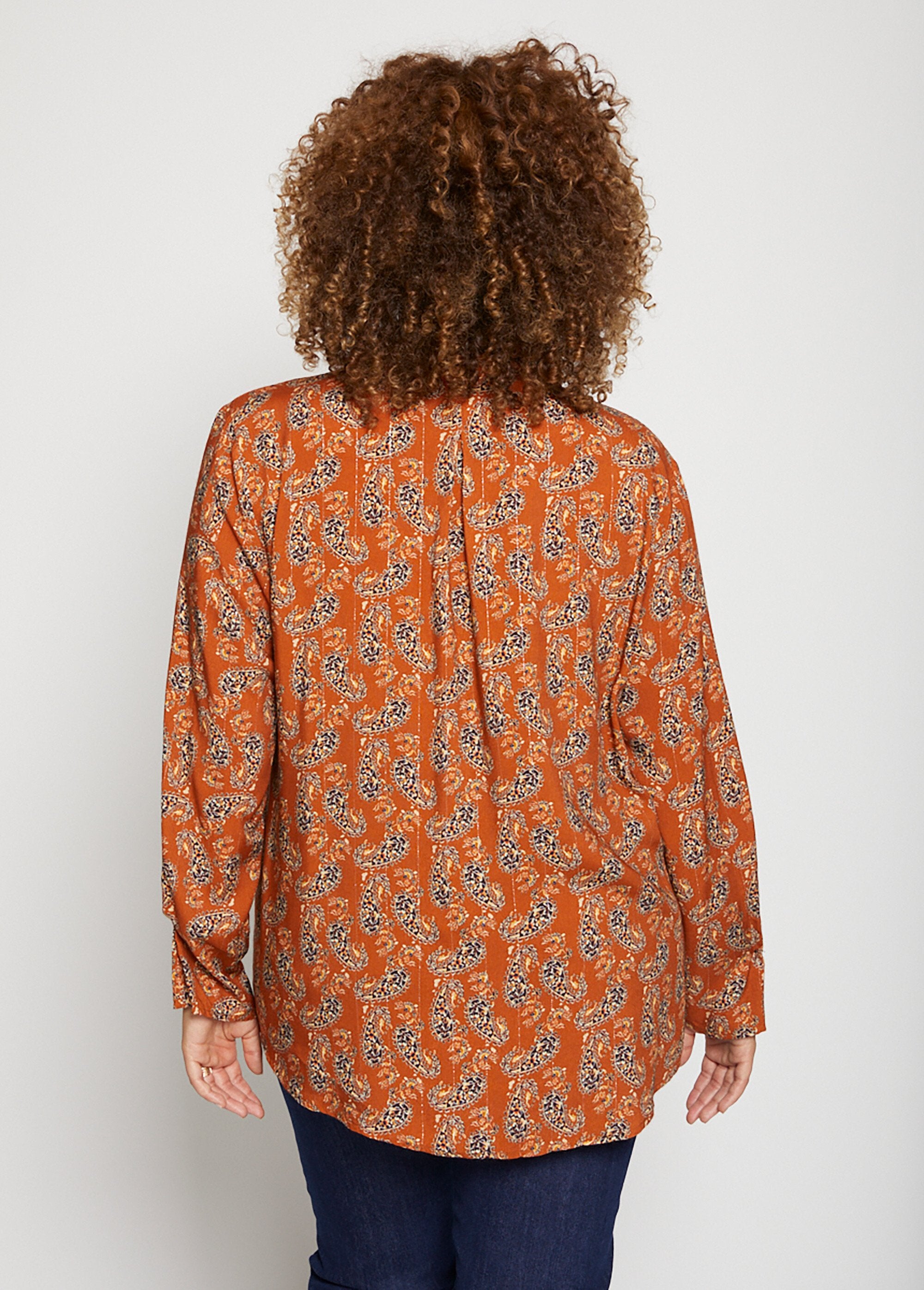 Blusa_fluida_estampada_Caramelo_DO1_curvy