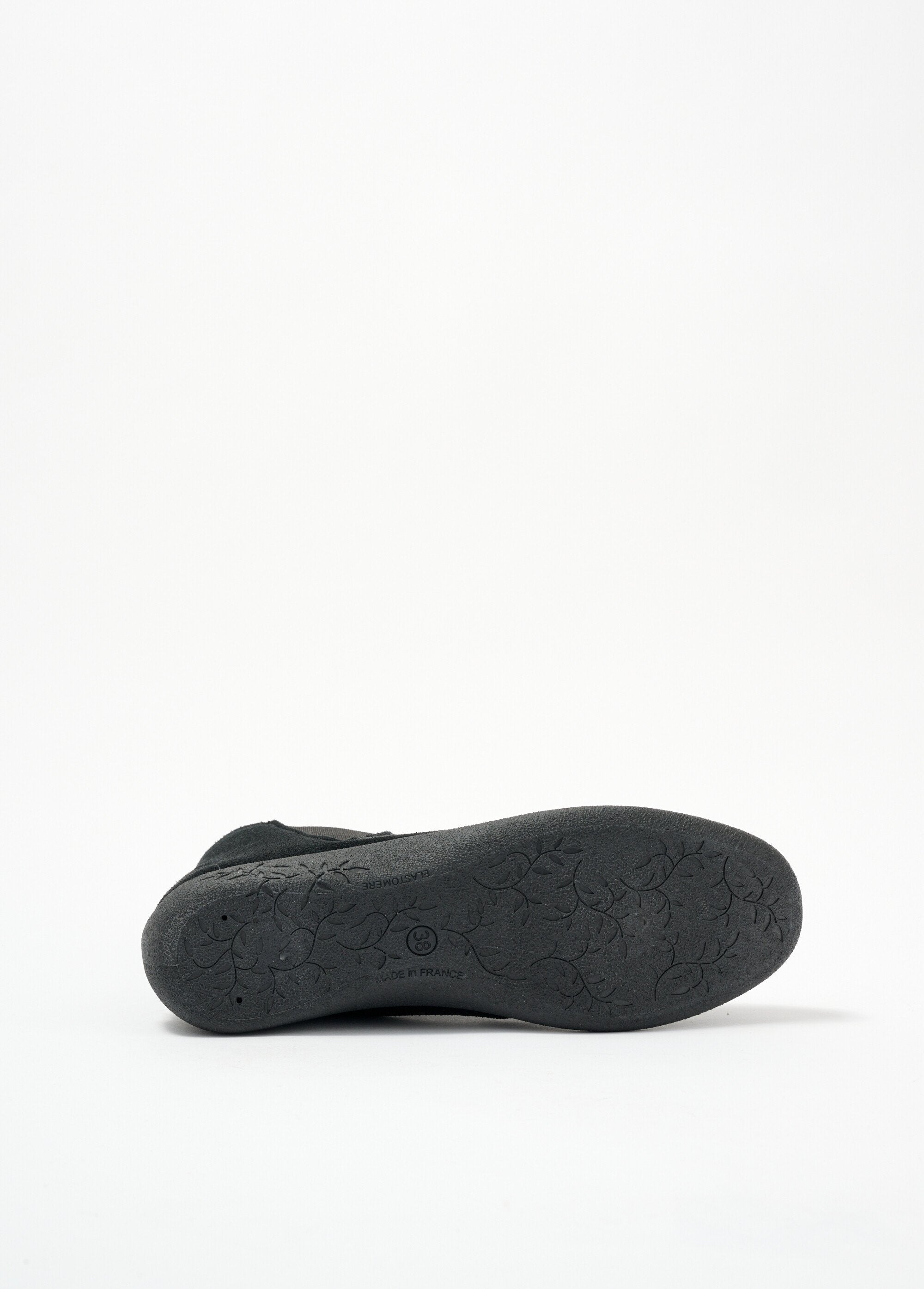 Botas_anchas_de_piel_confort_con_cremallera_elástica_Negro_UN1_slim