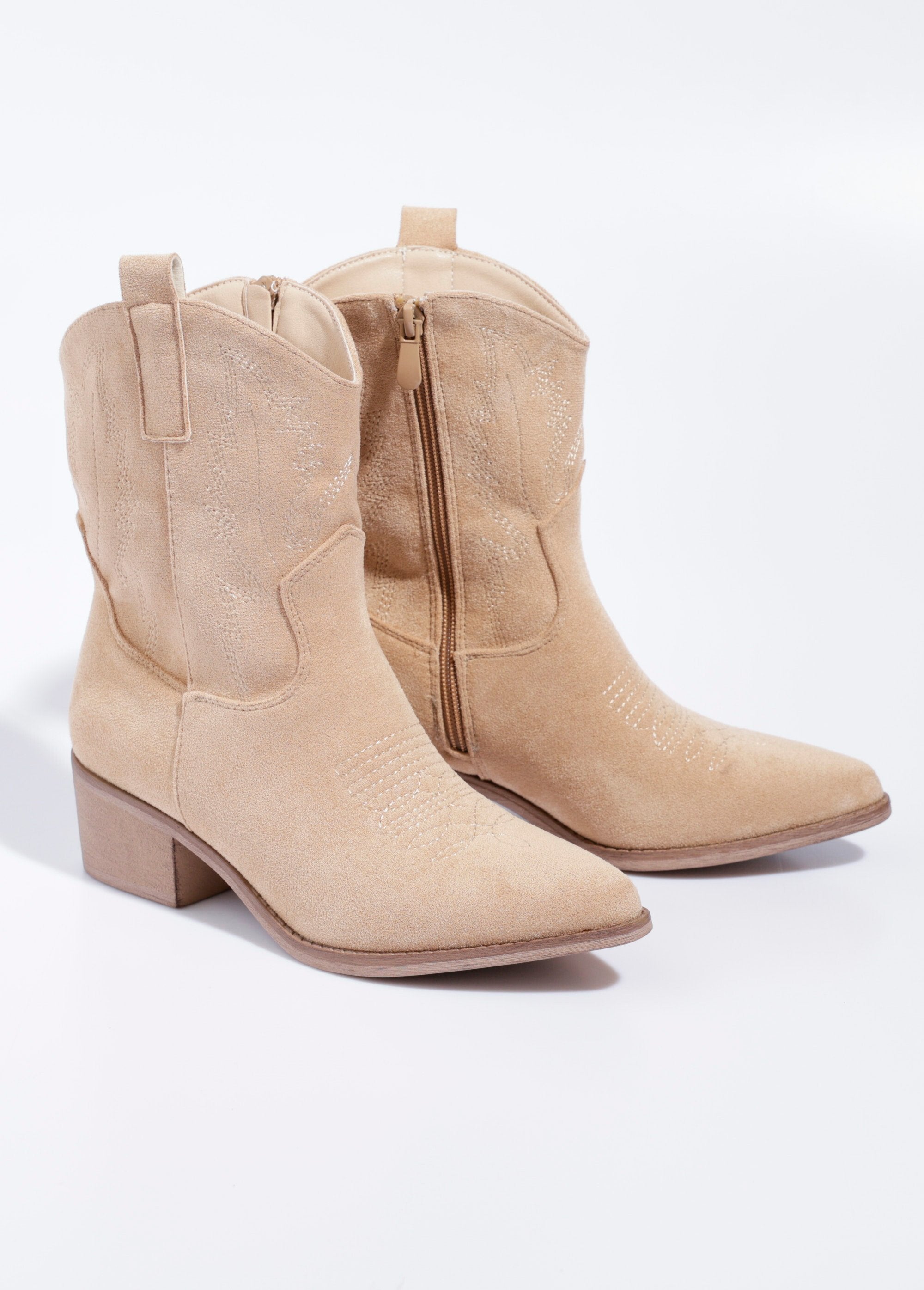 Botines_de_ante_con_tacón,_estilo_western_Beige_DE1_slim
