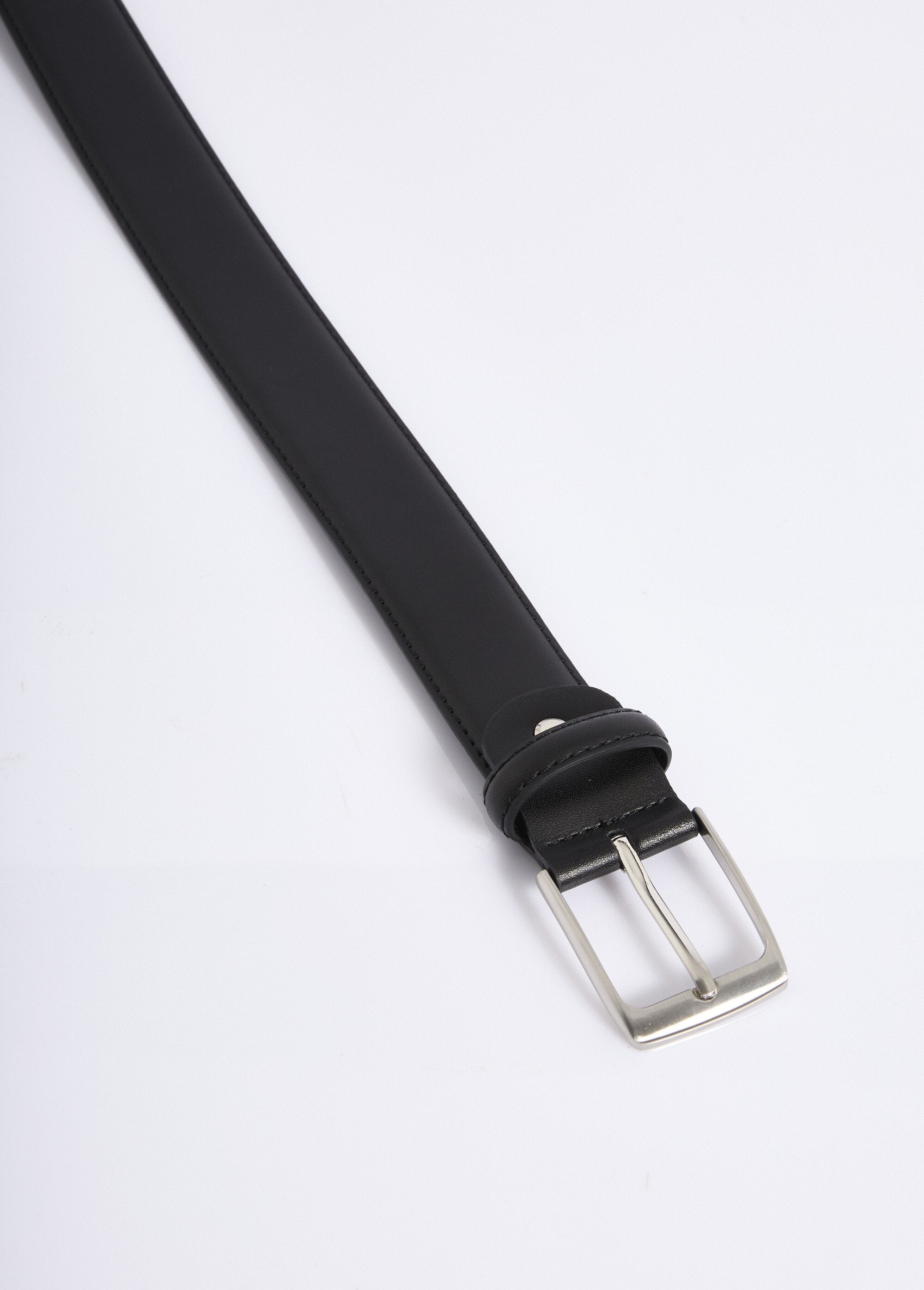 Cinturón_de_piel_sintética,_hebilla_de_metal._Negro_DE1_slim