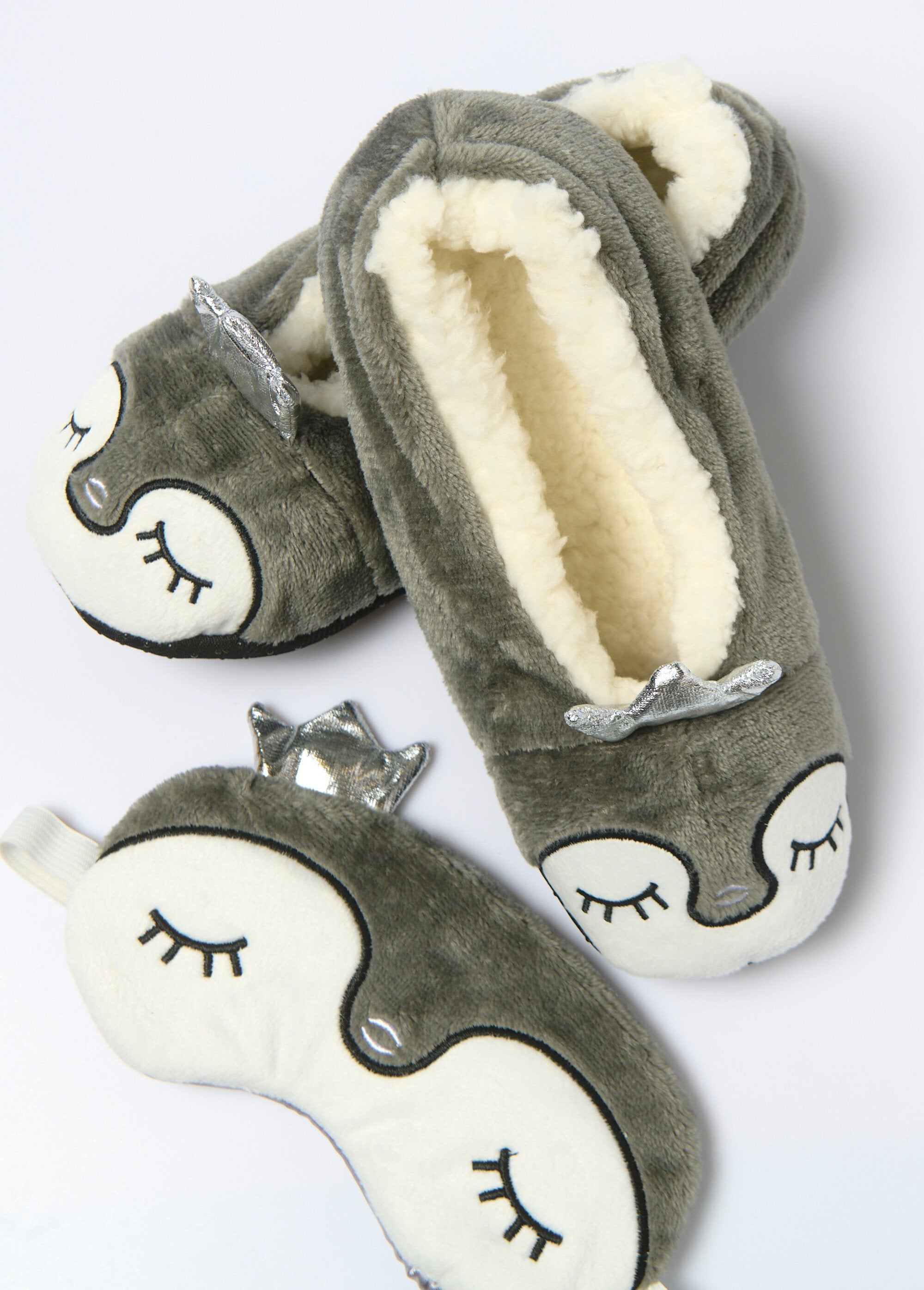Pantuflas_+_antifaz_para_dormir_de_malla_de_felpa_Gris_OV1_slim