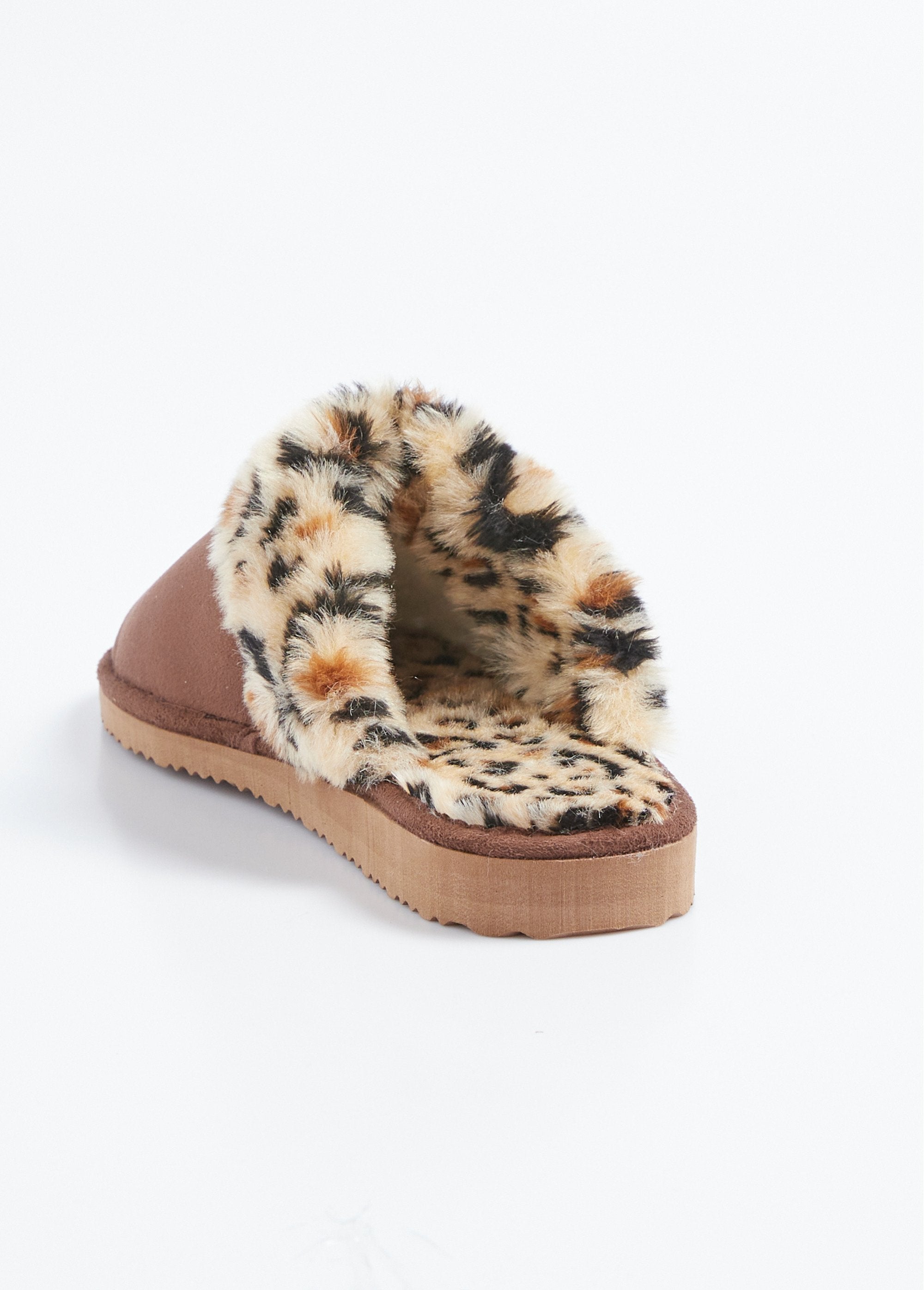 Zapatillas_tipo_mule_con_forro_de_piel_y_estampado_de_leopardo,_ancho_cómodo_Castaño_DO1_slim