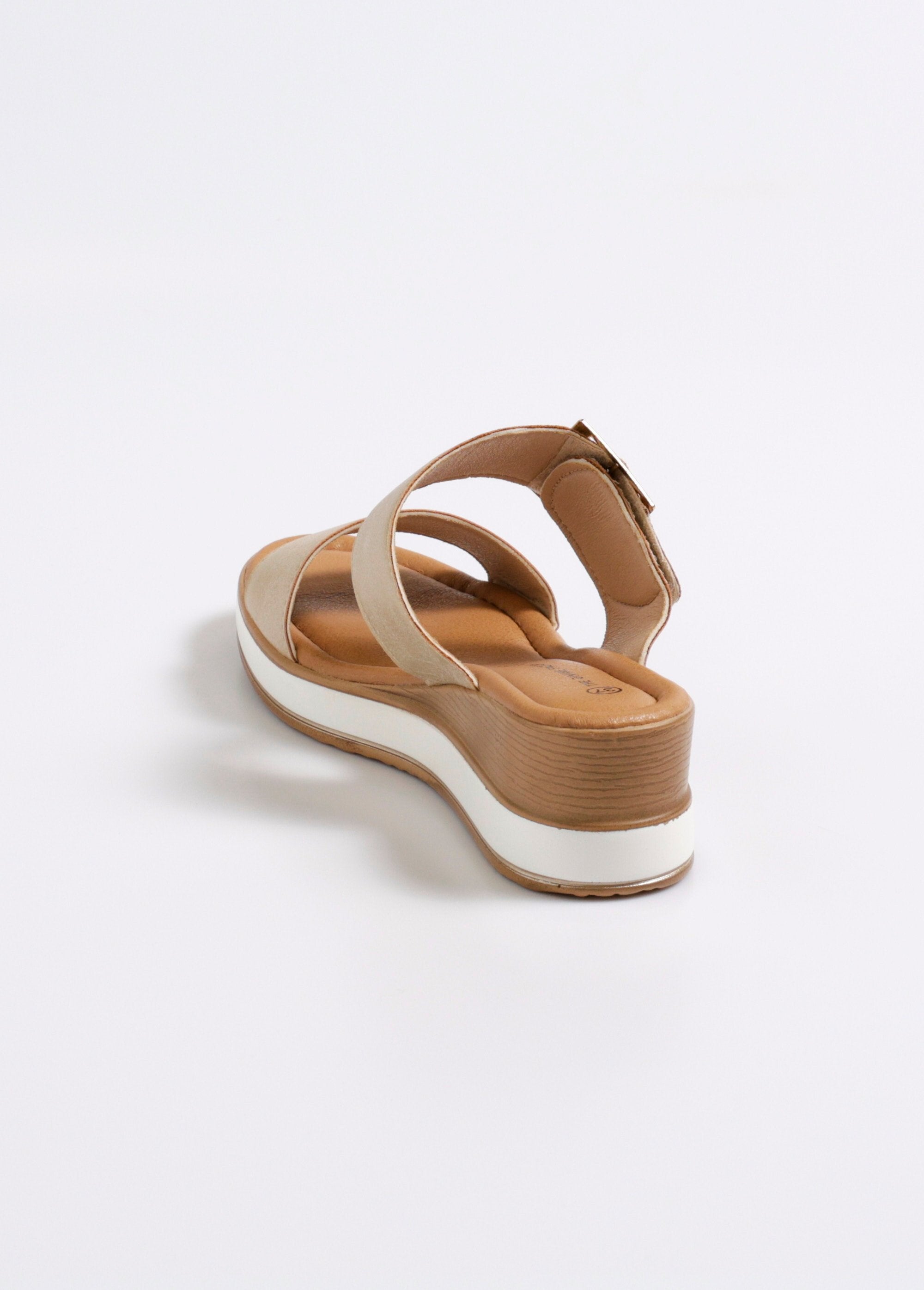 Mules_de_cuña_con_correa_con_hebilla_de_fantasía_Dorado_DO1_slim