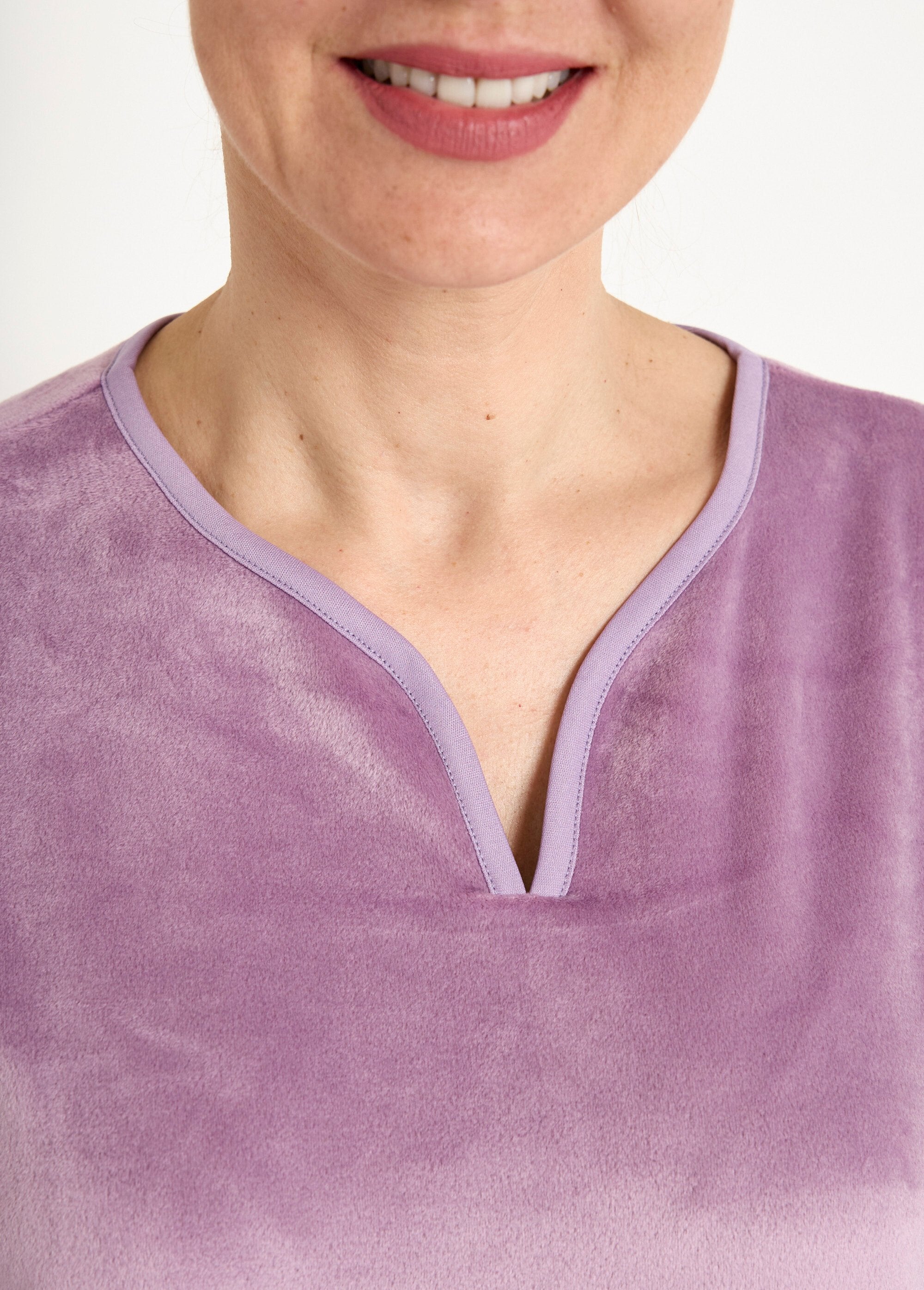 Camisón_de_polar_bordado_de_longitud_media_Violín_DE4_slim