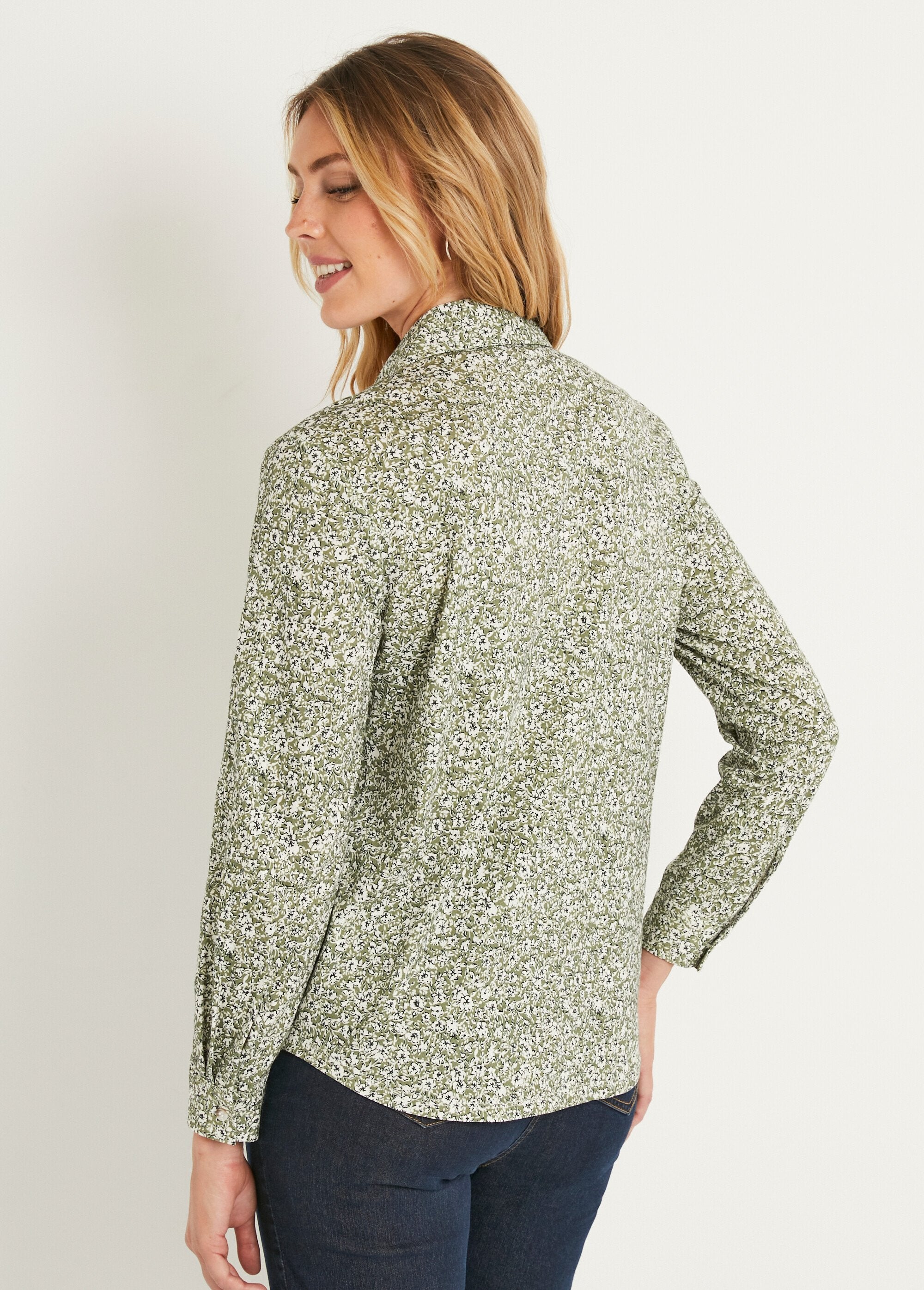 Blusa_recta_de_algodón_con_botones_Verde_DO1_slim