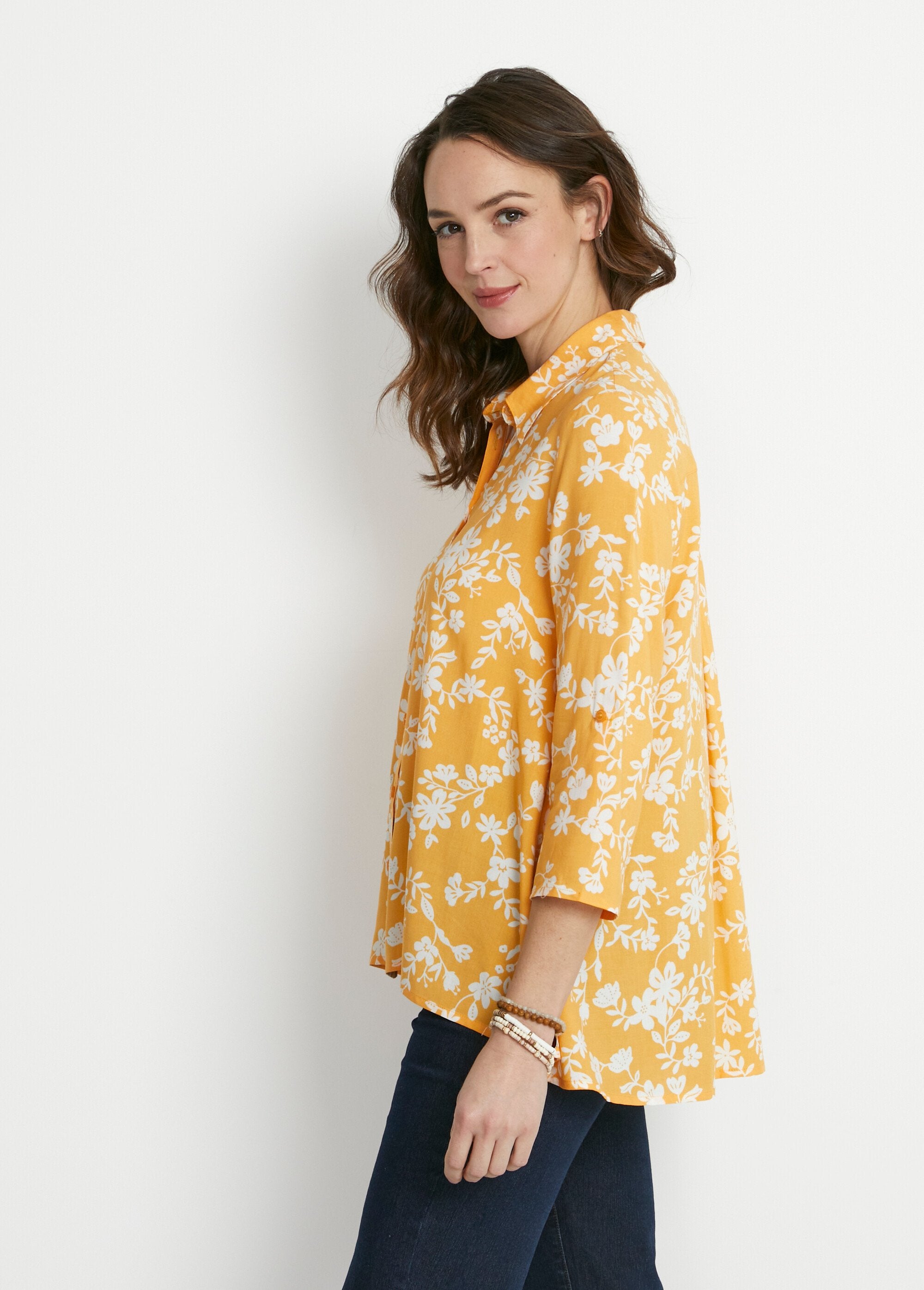 Blusa_estampada_manga_3/4_espalda_larga_amarillo_y_blanco_DR1_slim