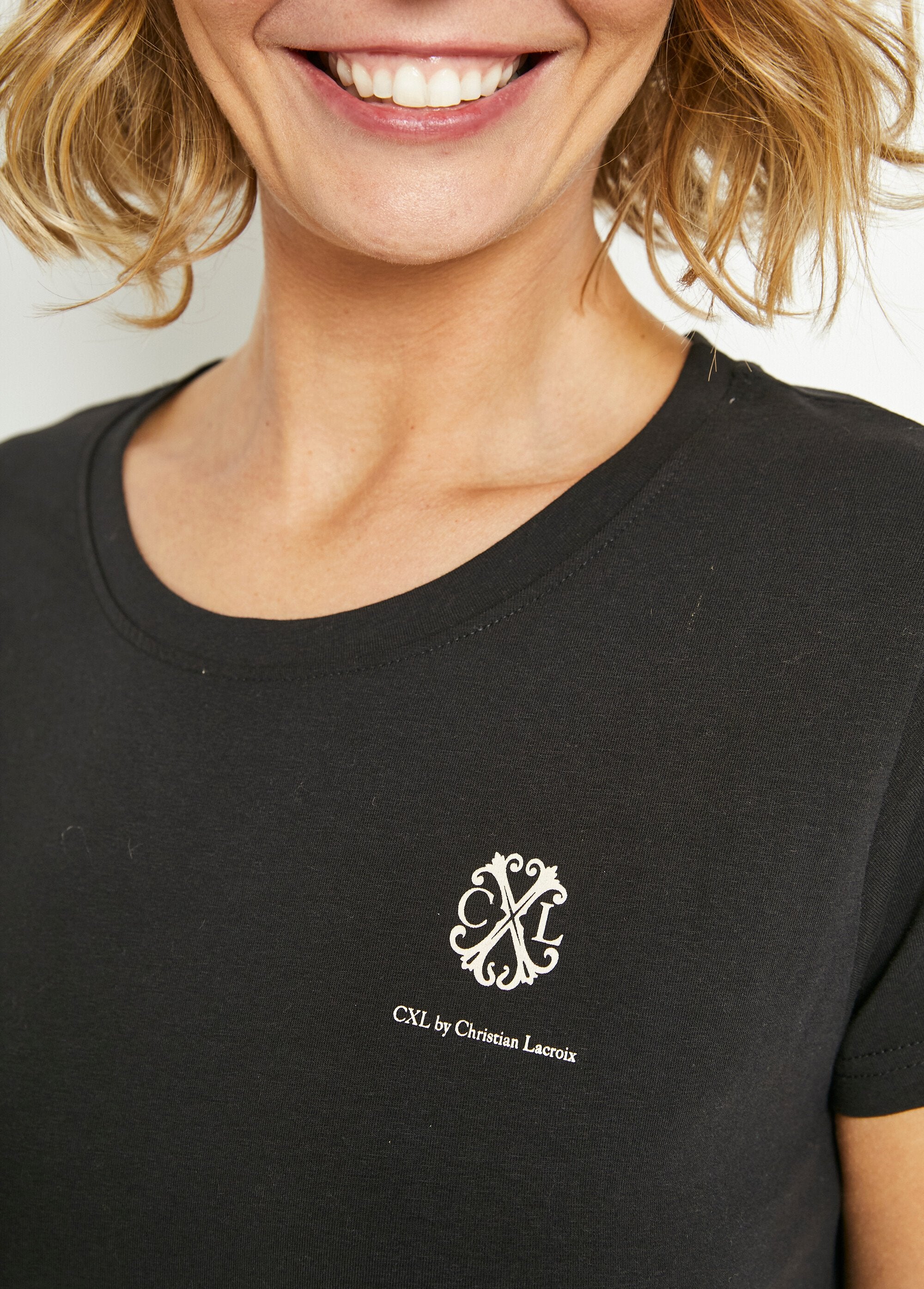 Camisón_de_manga_corta_y_encaje_Negro_DE2_slim