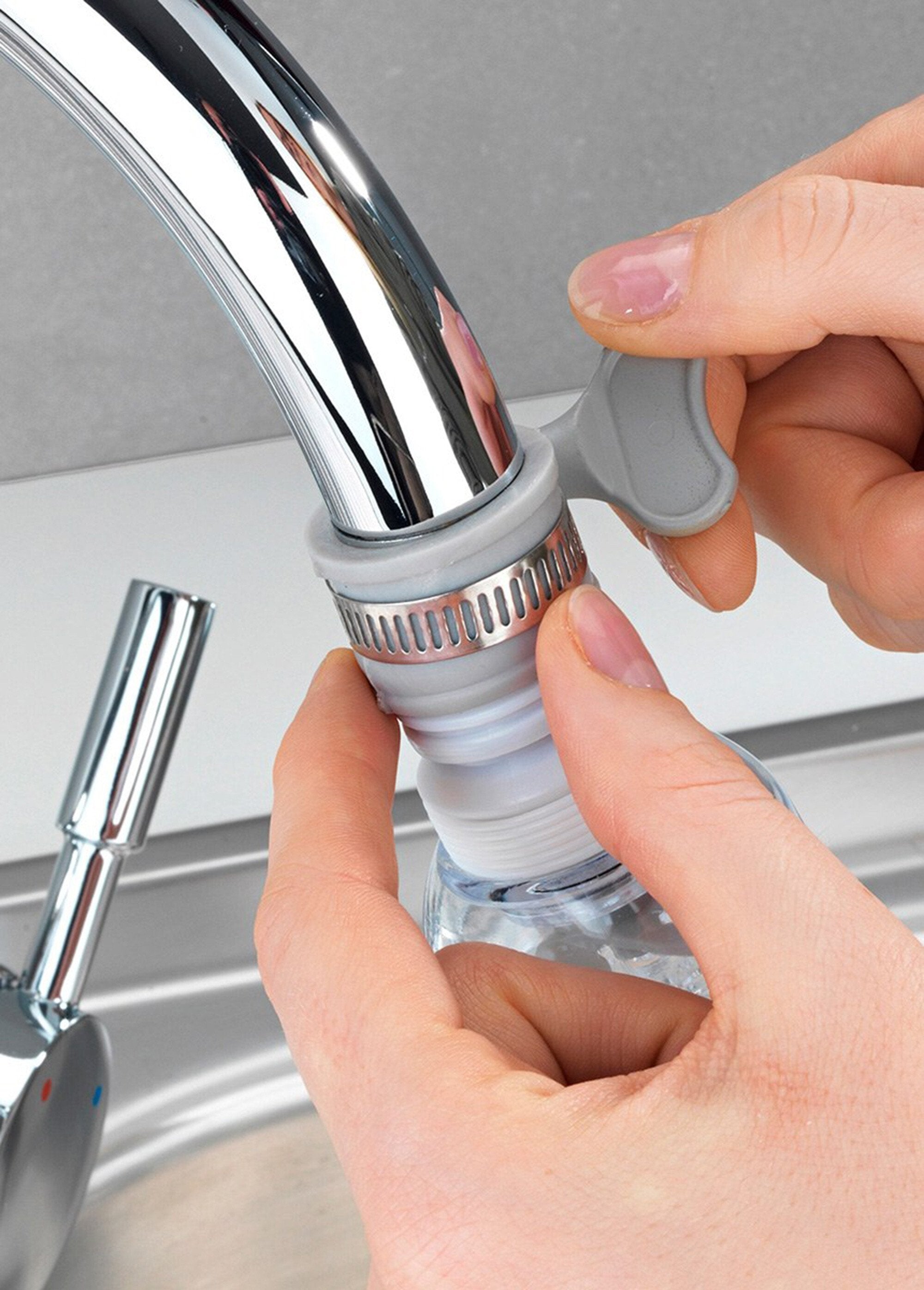 Rociador_de_ducha_flexible_universal_para_grifo._Blanco,_Blanca_DE1_slim