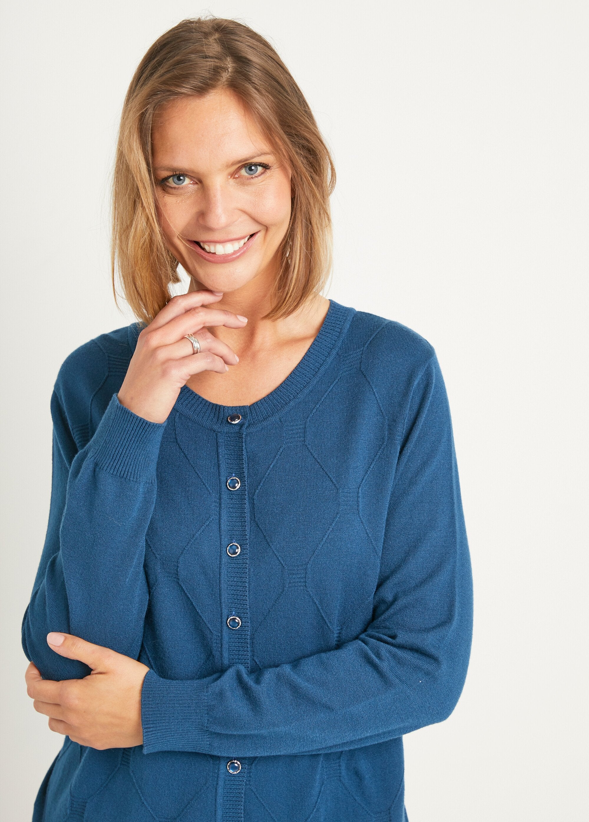 Cárdigan,_liso,_abotonado,_mezcla_de_modal_Pato_DE1_slim