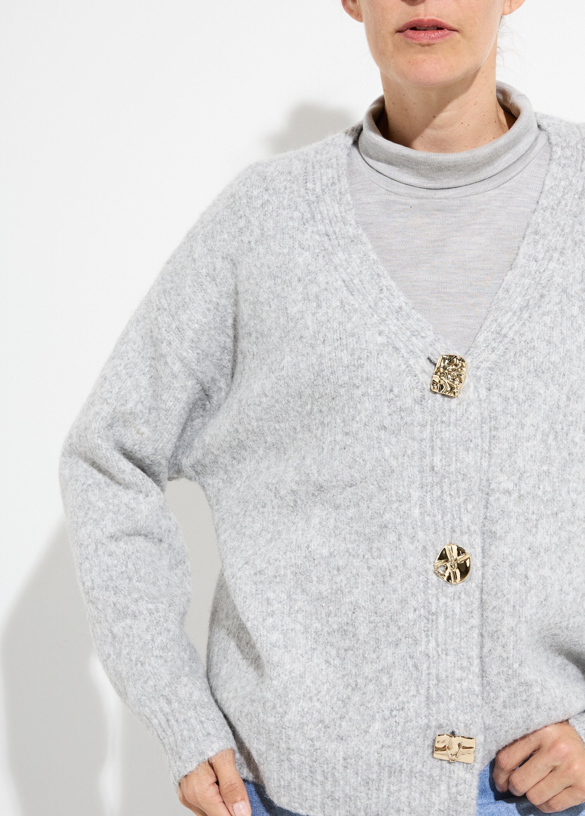 Chaleco_de_lana_cálido,_botones_de_joya_de_metal._Gris_DE1_slim