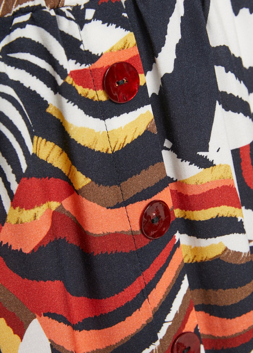 Falda_recta_de_largo_medio_en_tejido_fluido_miel_y_negro_DE2_slim