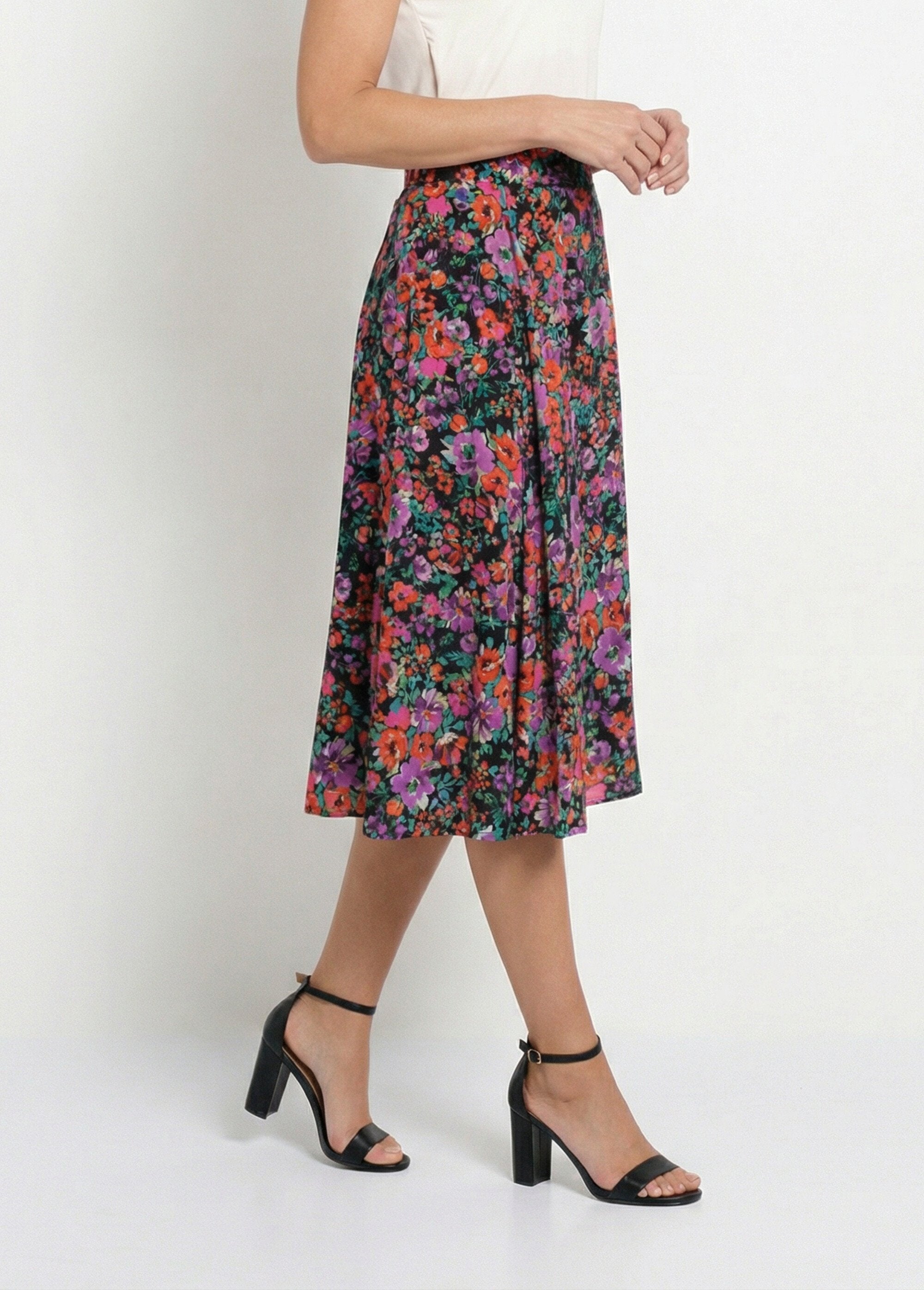 Falda_midi_acampanada_con_estampado_floral_Multicolor_DR1_slim
