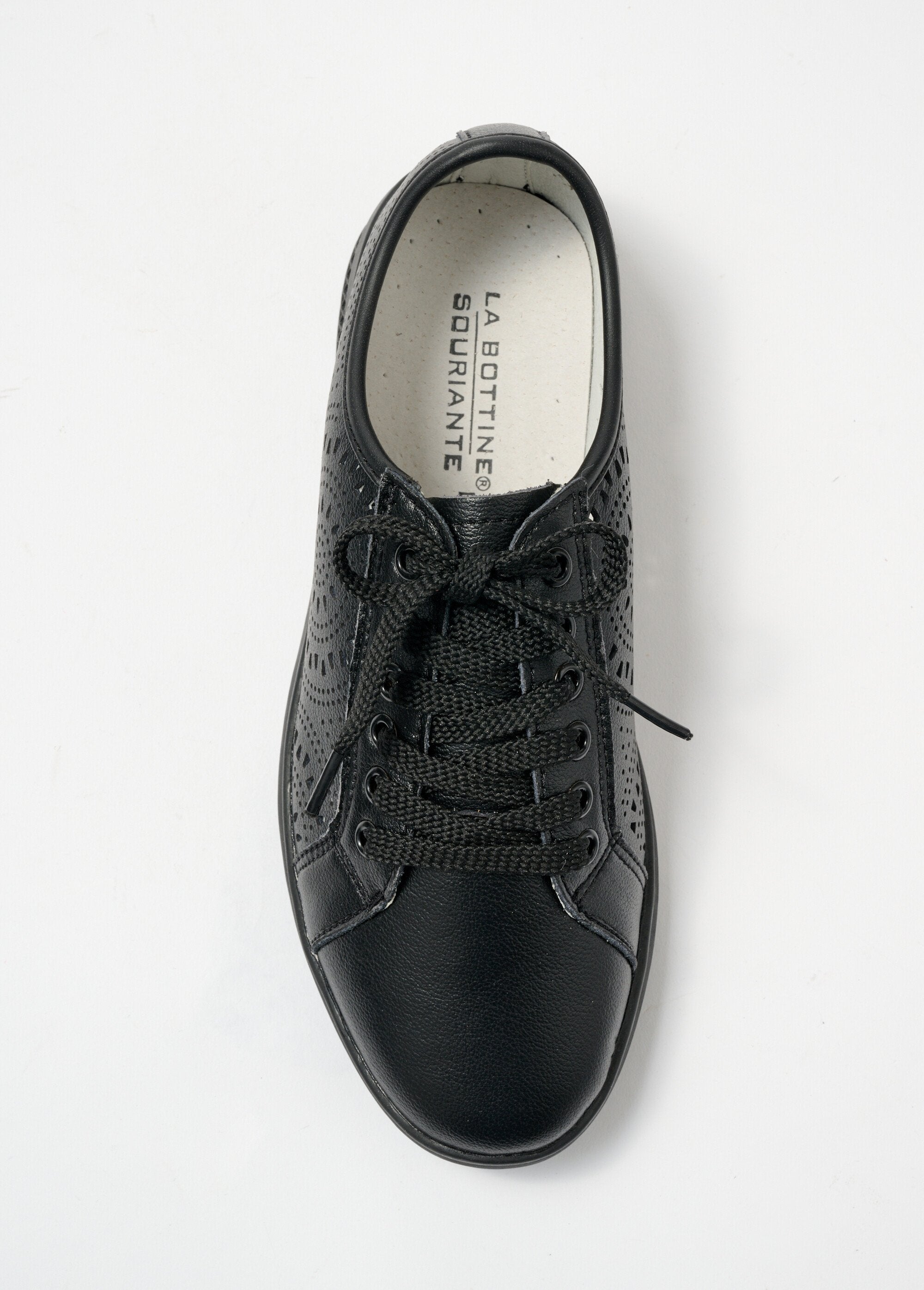 Zapatillas_con_detalles_perforados_Negro_OV1_slim