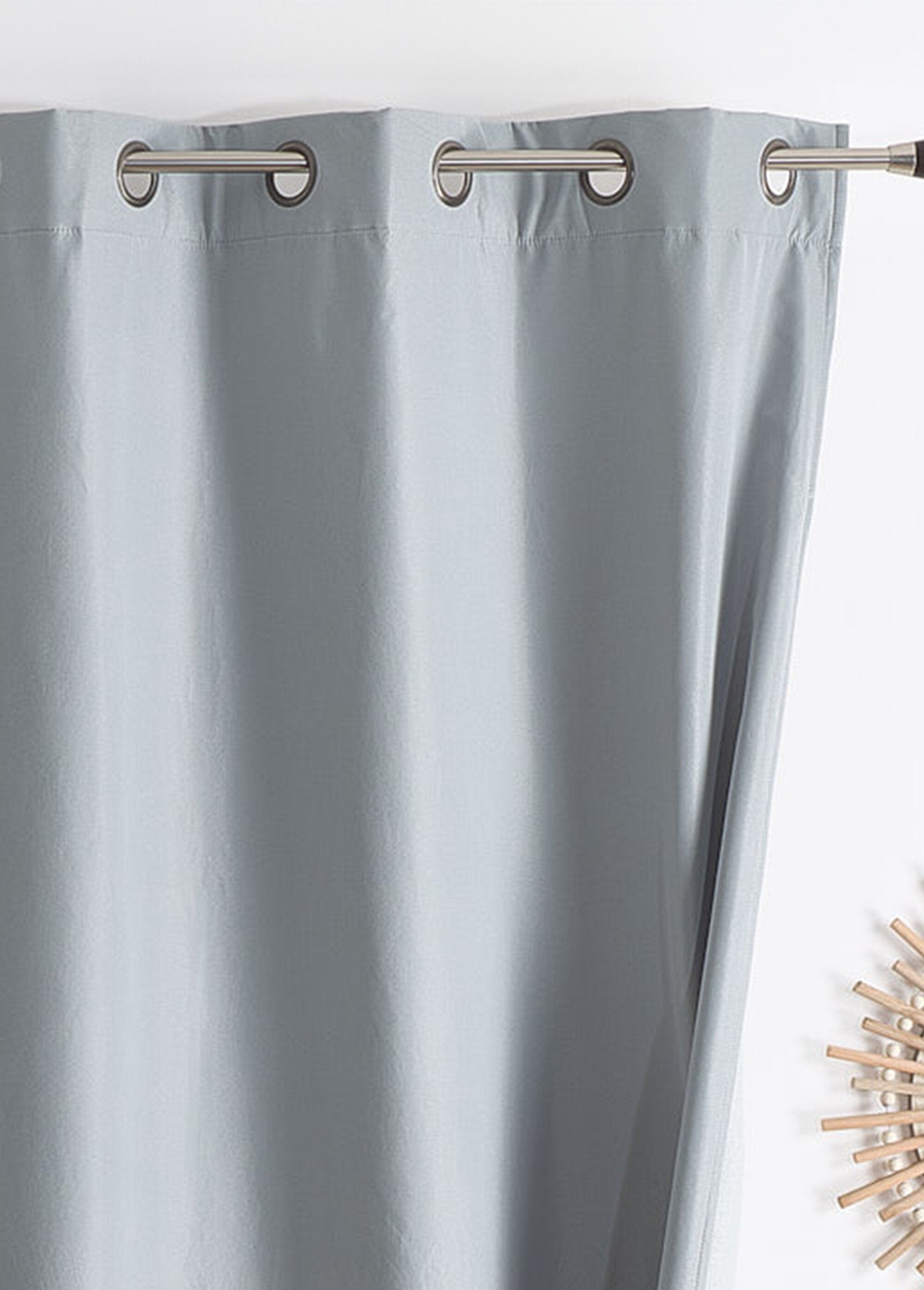 Cortina_muy_opaca_y_aislante,_con_ojales._Gris_DE2_slim