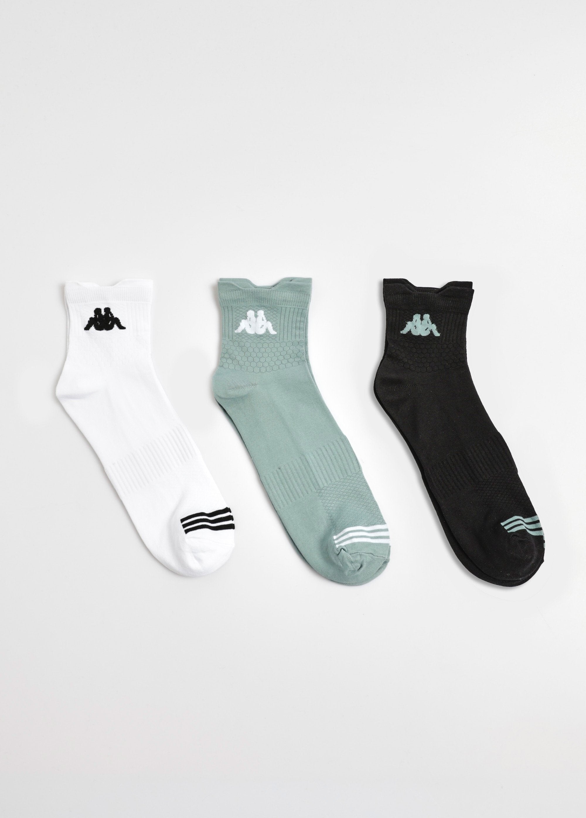 Pack_de_3_calcetines_deportivos_surtidos_Verde_y_blanco_y_negro_DE1_slim