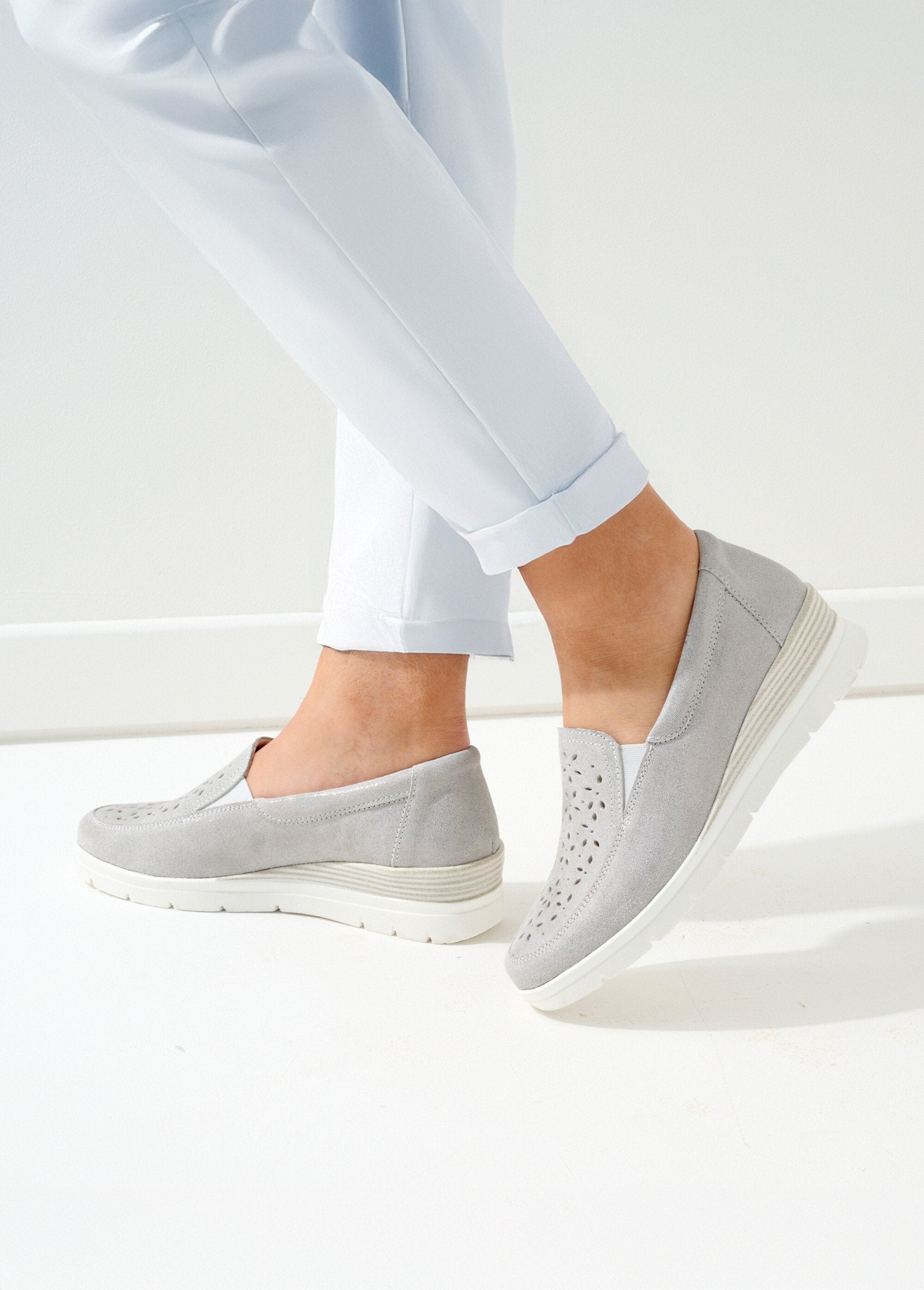 Mocasines_anchos_de_piel_brillante_Plata_SF1_slim