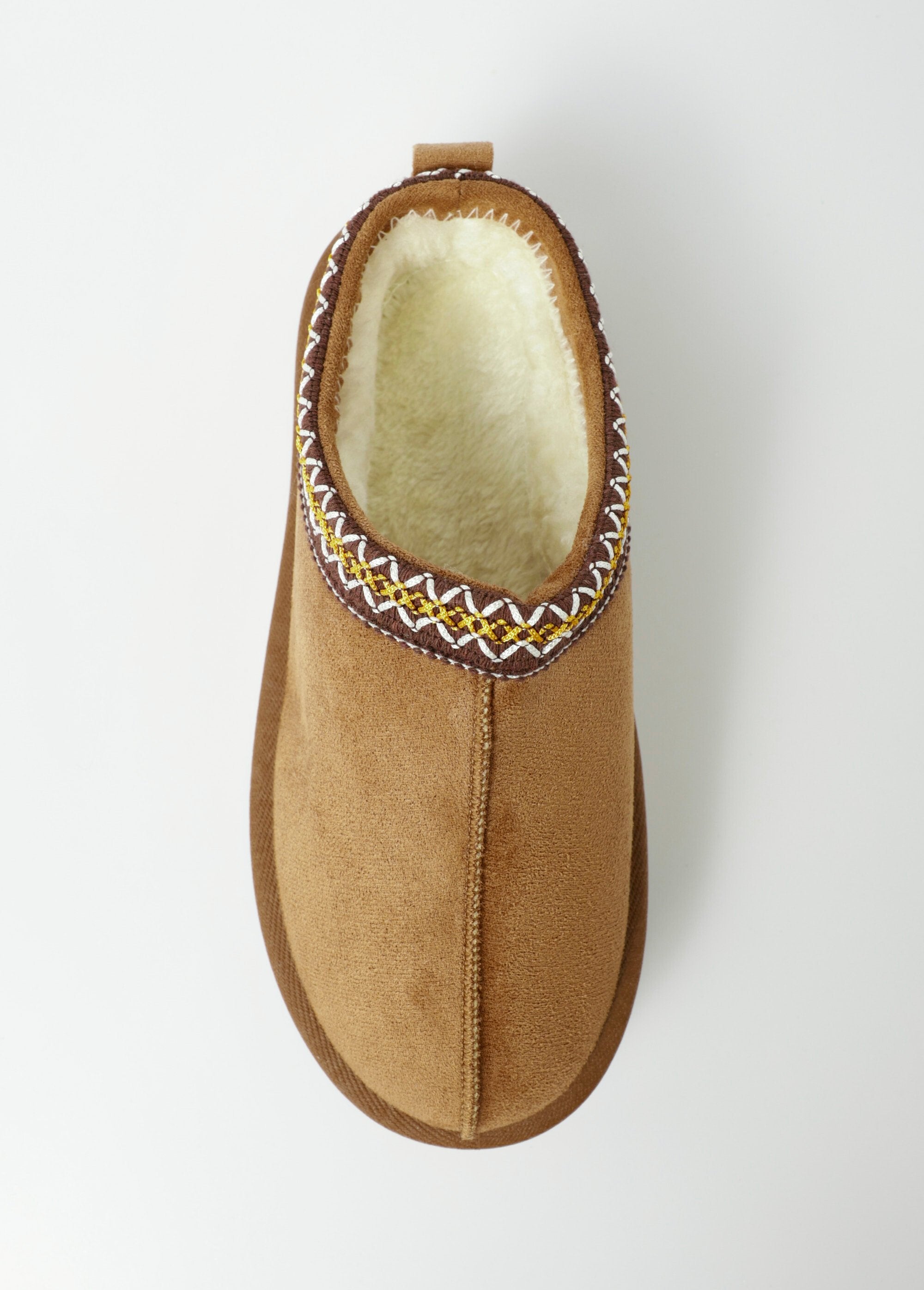 Mules_efecto_ante_con_cuña_y_forro_de_piel_camello_OV1_slim