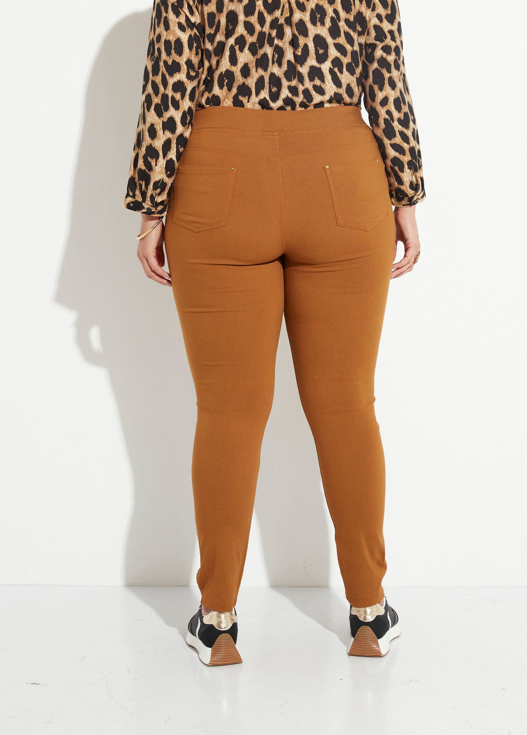 Pantalones_elásticos_con_cintura_elástica_camello_DO1_curvy