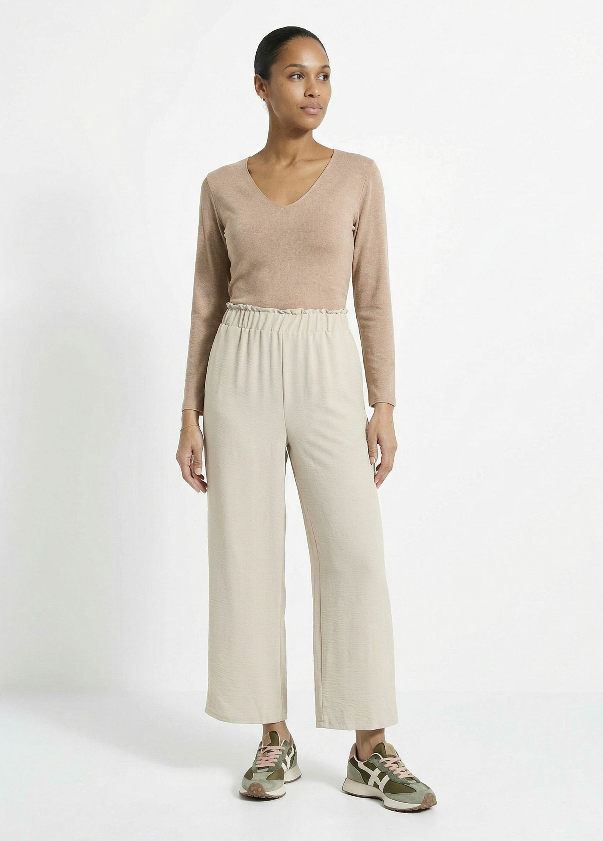 Pantalones_de_crepé_fluidos_de_pierna_ancha_Beige_SF1_slim