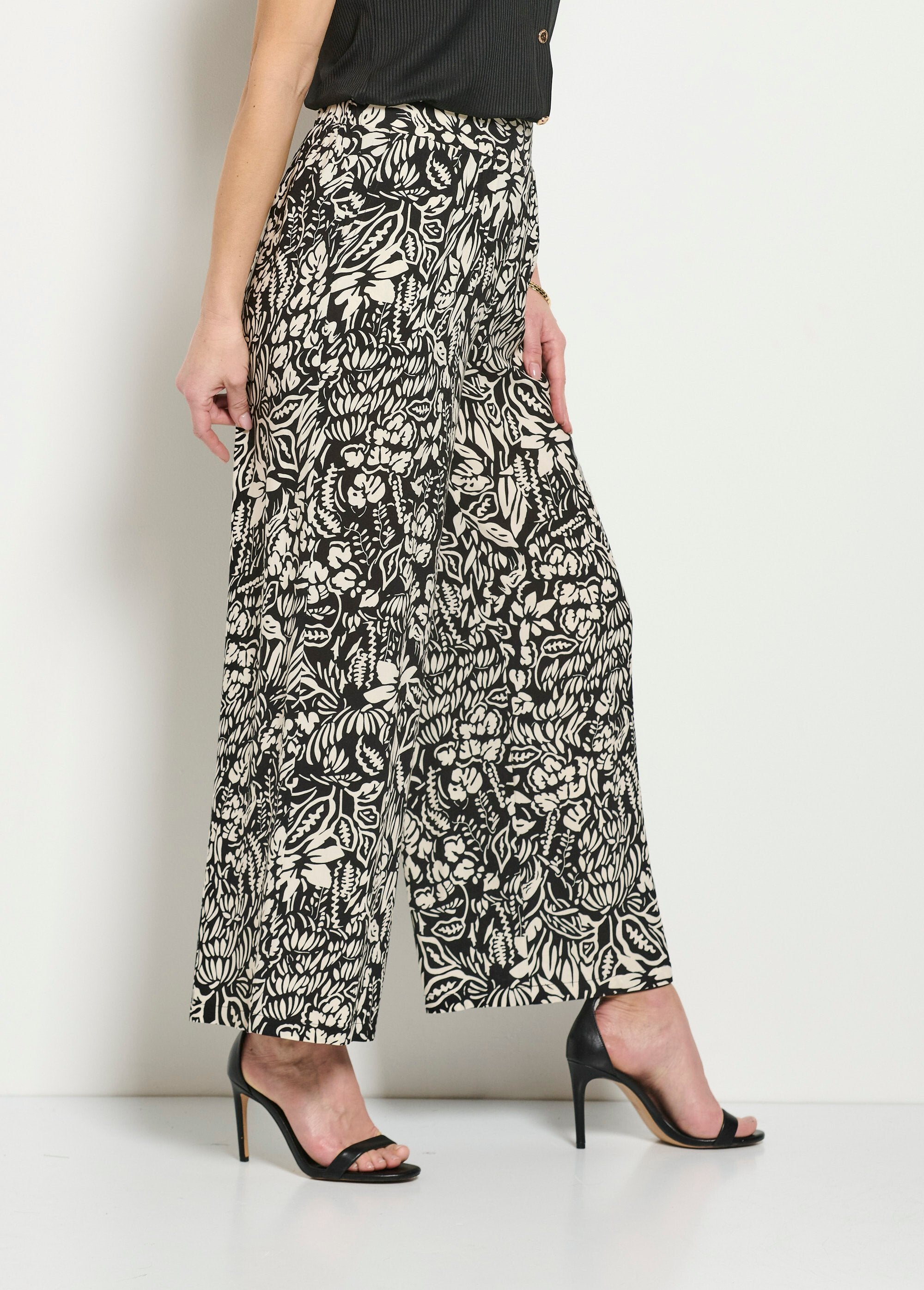 Pantalón_ancho_con_cintura_elástica_floral_o_liso_Negro_y_crudo_DR1_slim