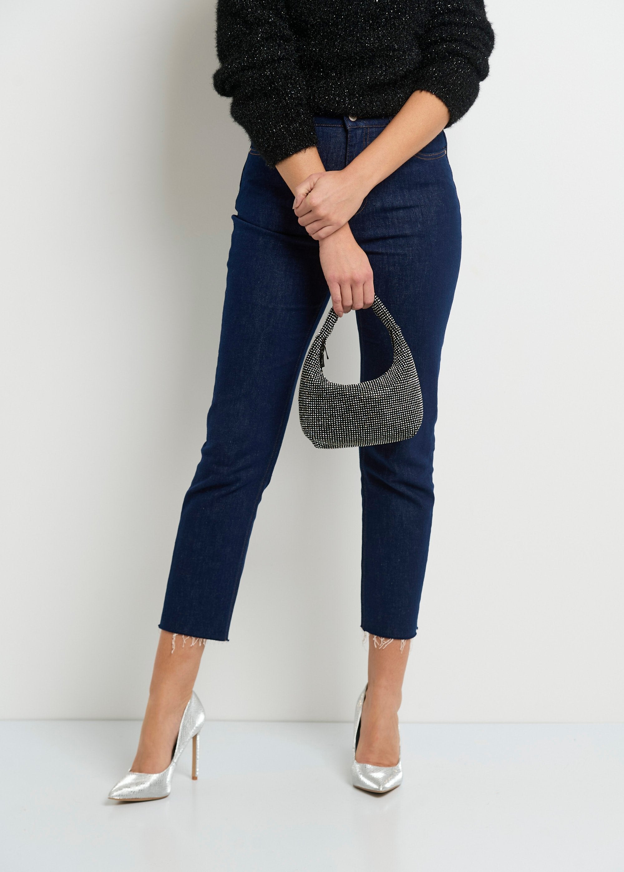 Pequeño_bolso_chic_de_malla_con_strass_Negro_FA1_slim