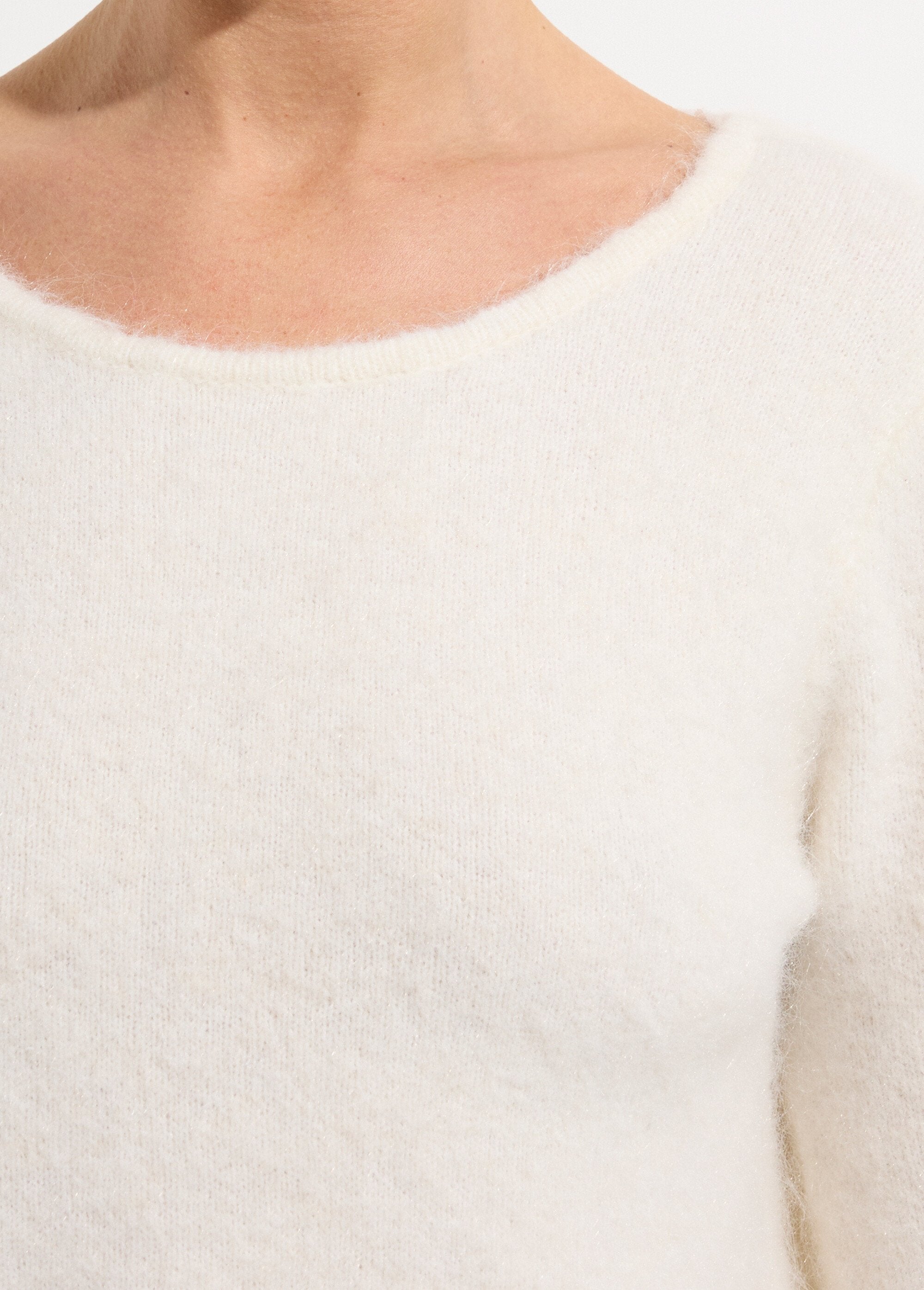 Pull_avec_laine_et_détail_dentelle_dos_Ecru_DE1_slim