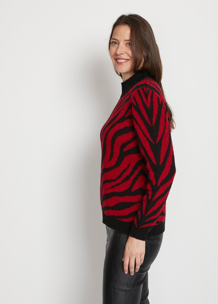 Jersey_de_jacquard_de_cebra_con_cuello_alto_rojo_y_negro_DR1_slim