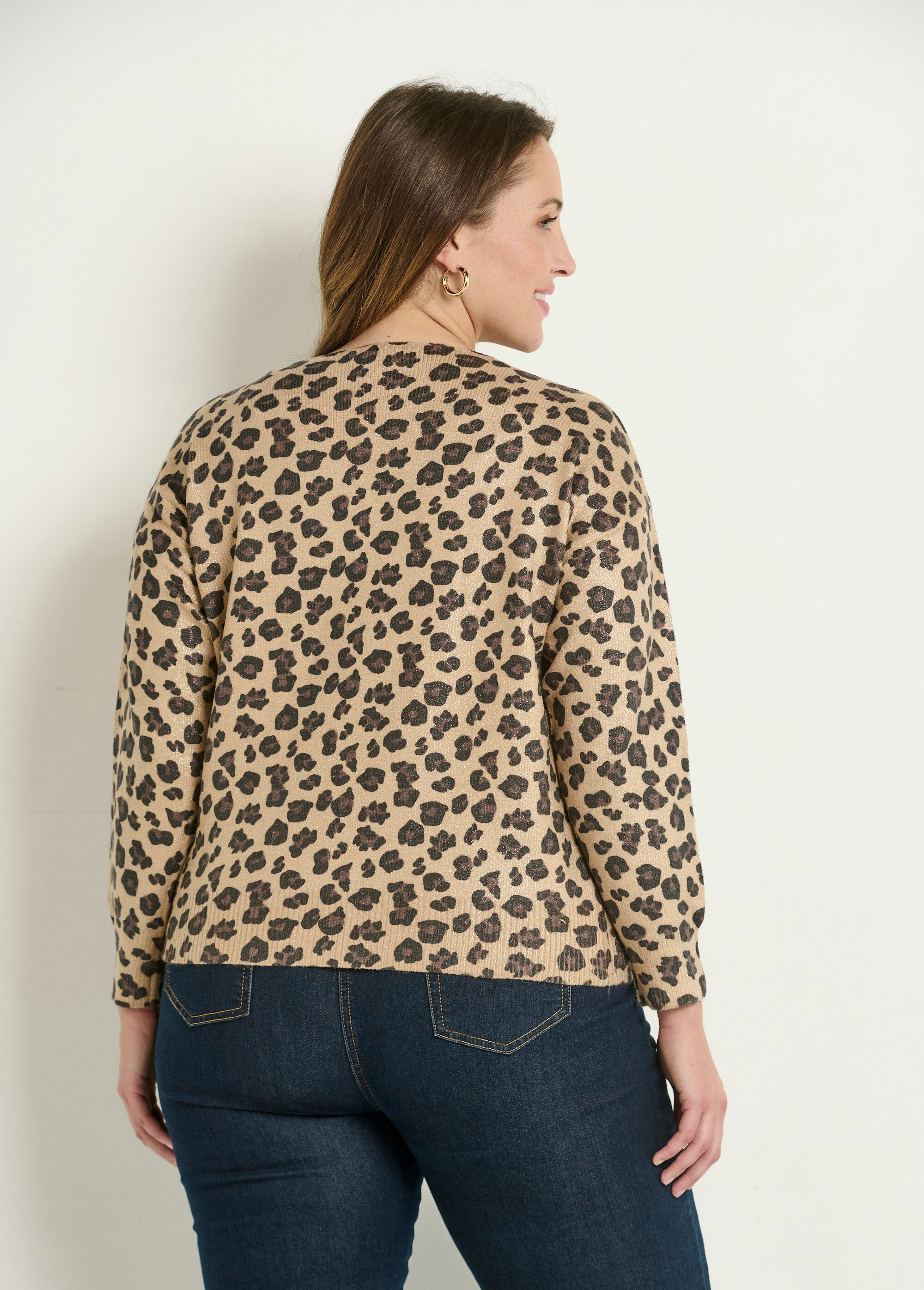Jersey_de_leopardo_metalizado_con_cuello_en_V_Leopardo_DO1_curvy