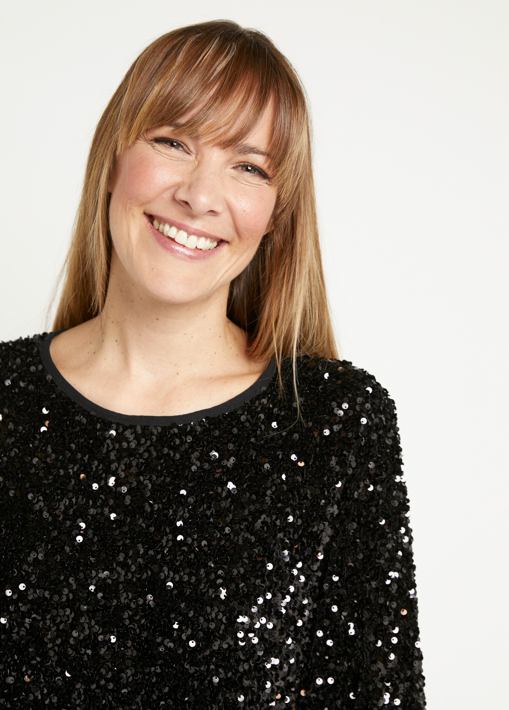 Vestido_corto_de_lentejuelas_con_mangas_largas_Negro_DE1_slim