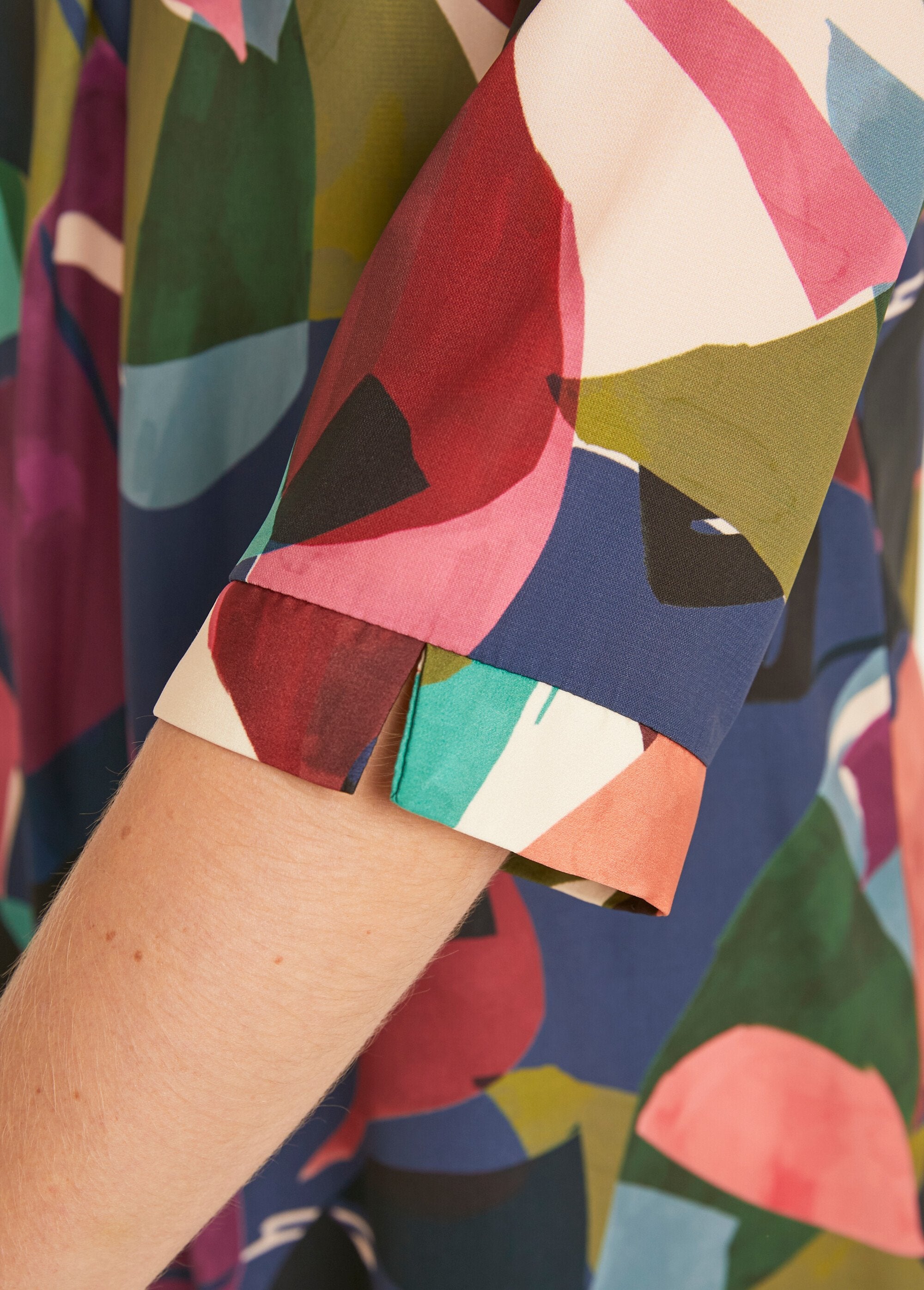 Vestido_gráfico_corto_y_vaporoso_Multicolor_DE2_slim