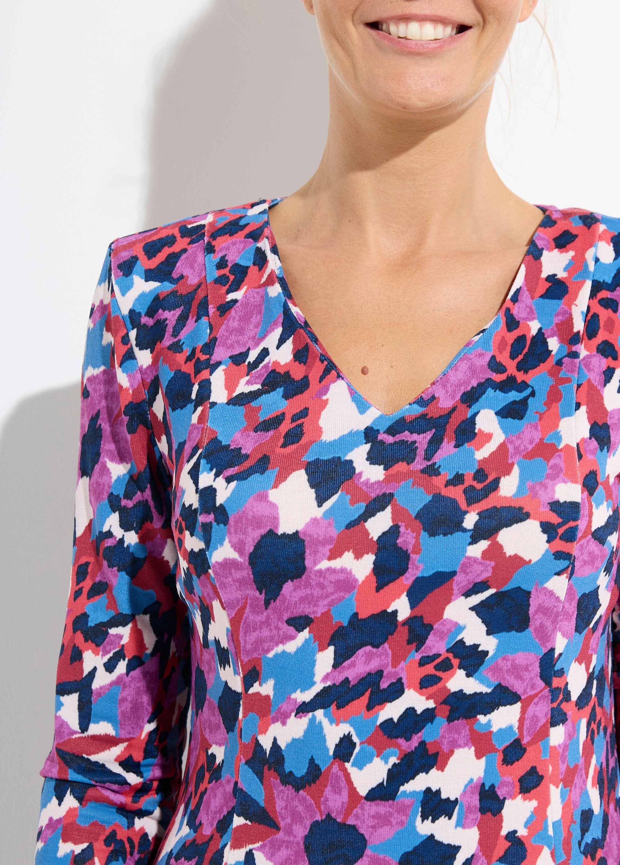 vestido_corto,_recto_y_cálido_estampado_Plano_DE1_slim