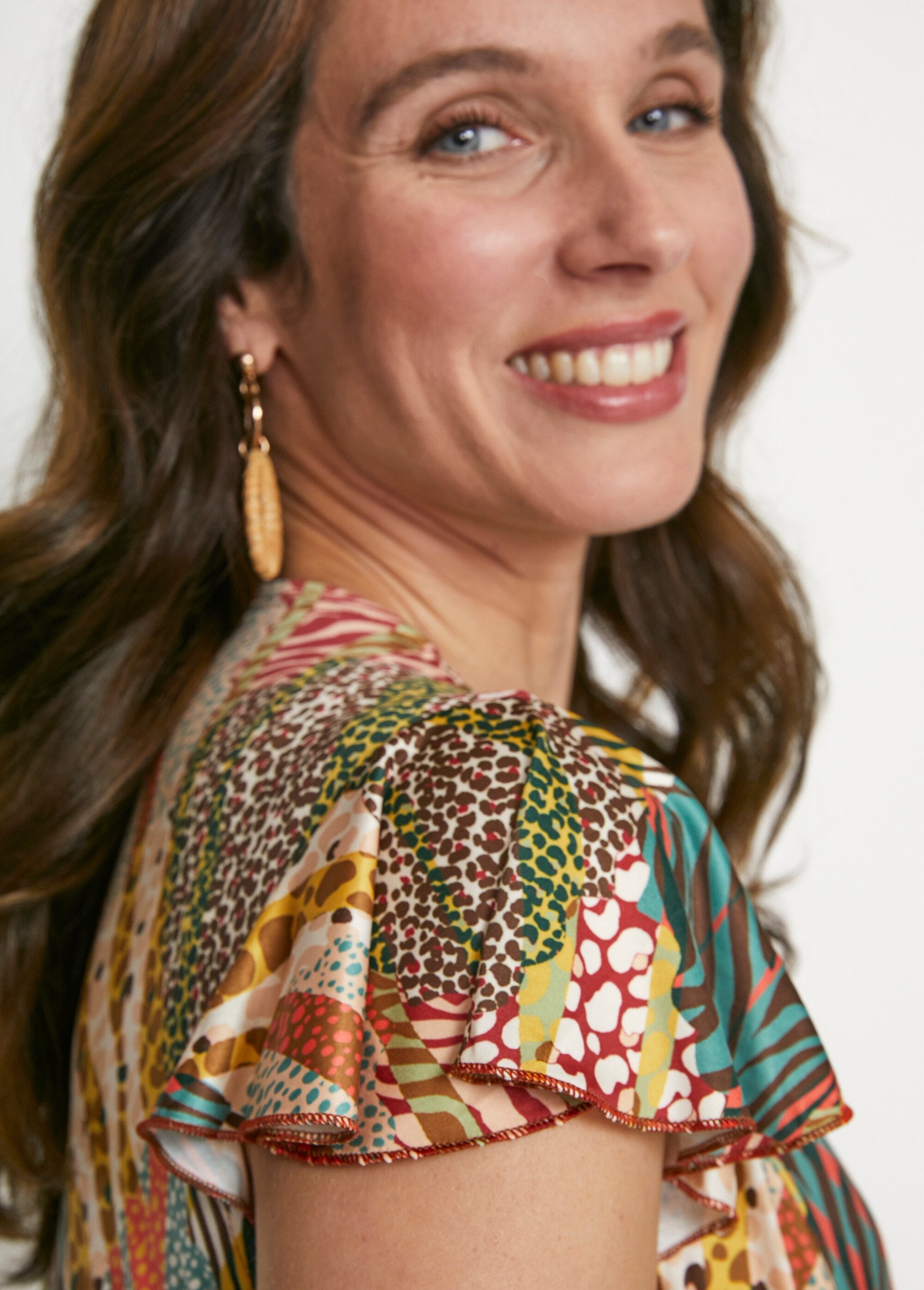 maxi_vestido_acampanado_con_estampado_safari_Multicolor_DE2_slim