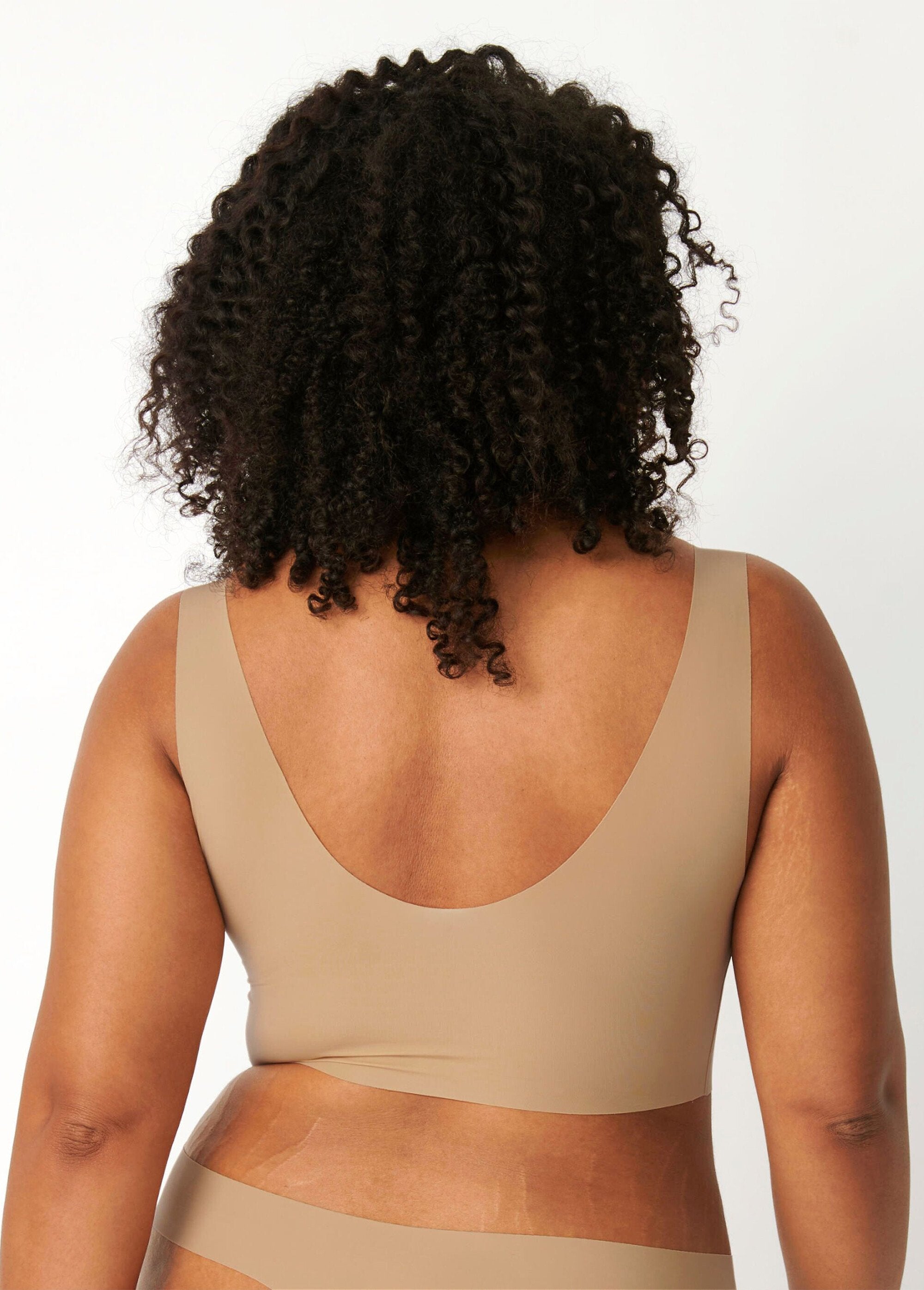 Sujetador_Zero_Feel_Piel_DO1_curvy