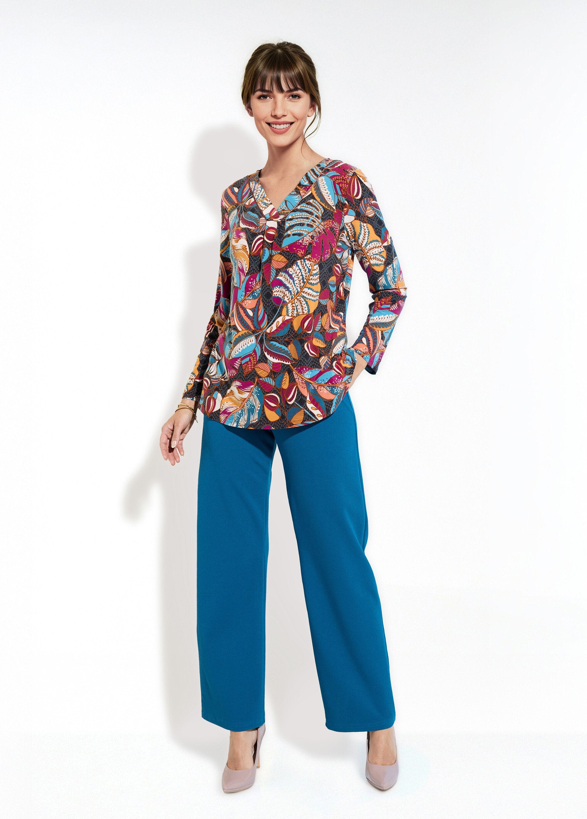 Camiseta_estampada_de_manga_larga_con_cuello_en_V_Grosella_espinosa_y_azul_SF1_slim