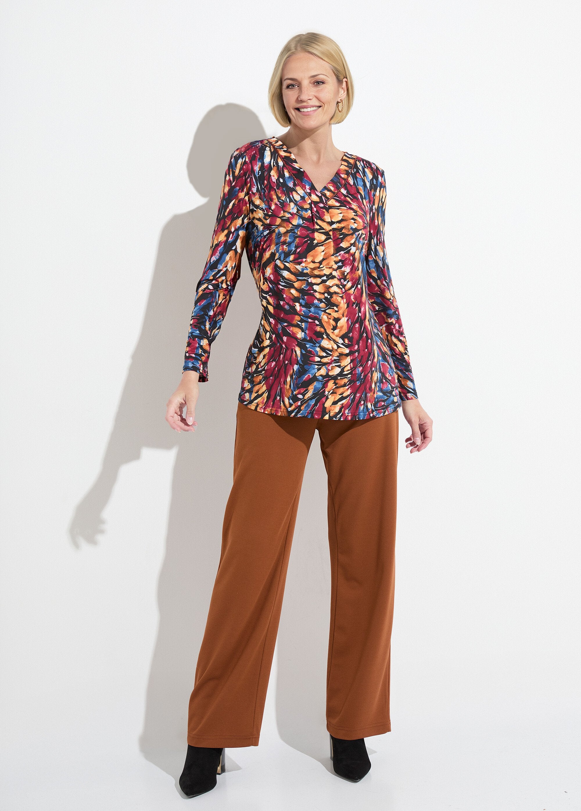 Camiseta_larga_holgada_de_manga_larga_con_cuello_en_V_Burdeos_y_miel_SF1_slim