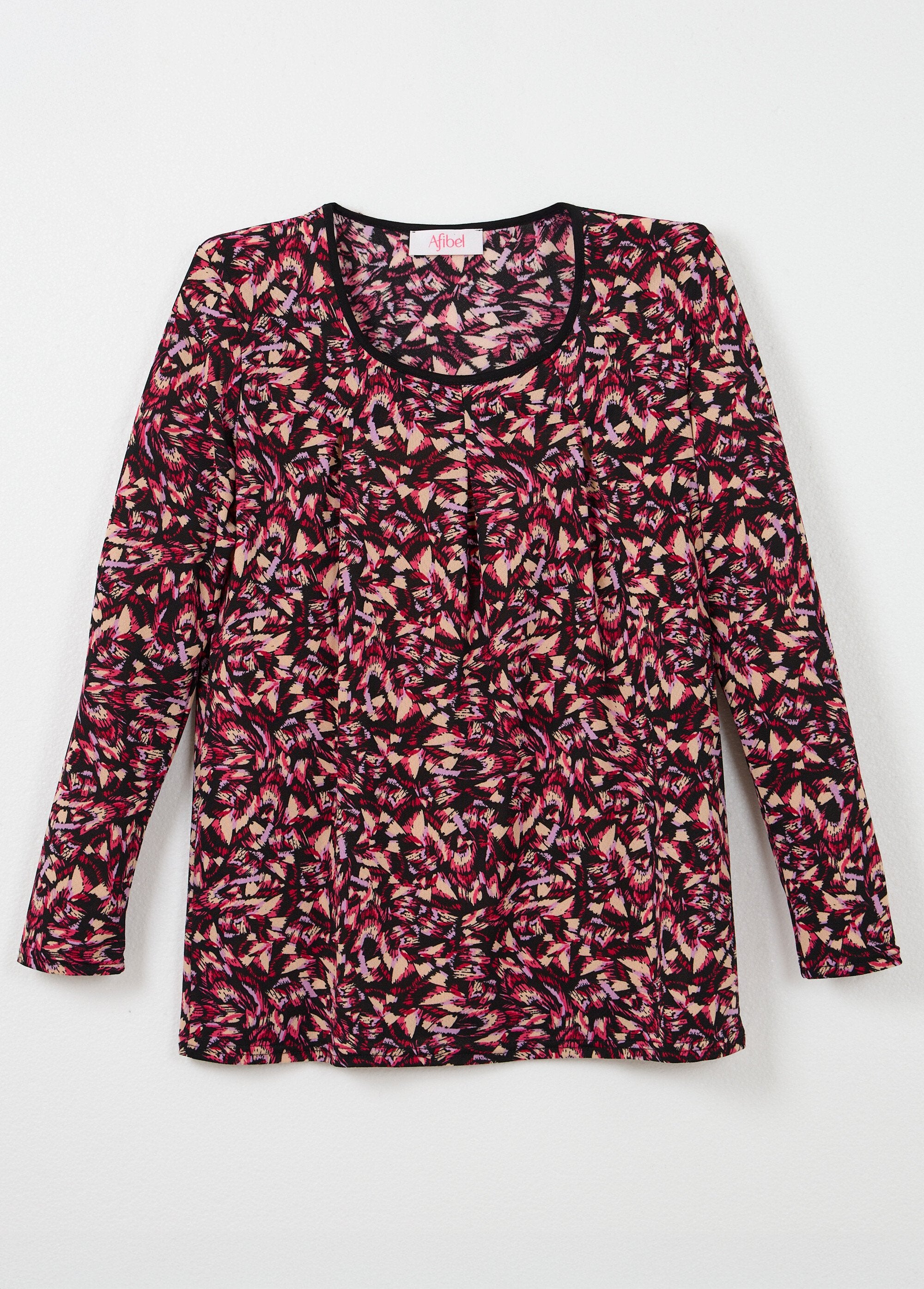 Camiseta_larga_y_holgada_con_estampado_gráfico_rosa_y_beige_AP1_slim