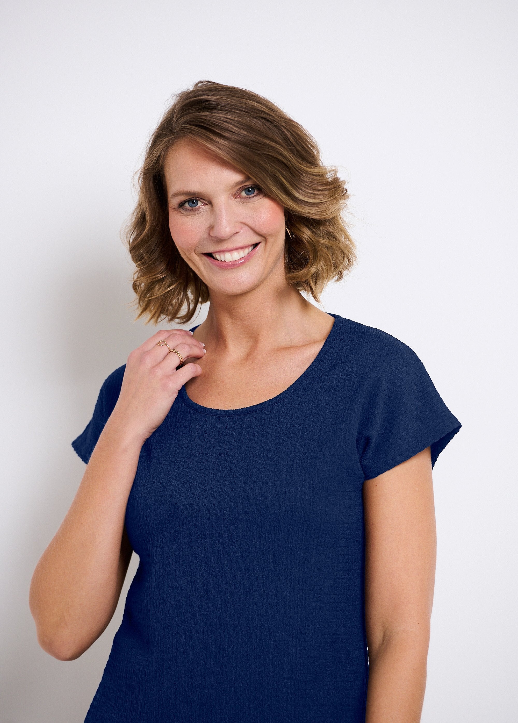 Camiseta_de_manga_corta_lisa_o_con_estampado_de_flores_Azul_marino_liso_DE1_slim