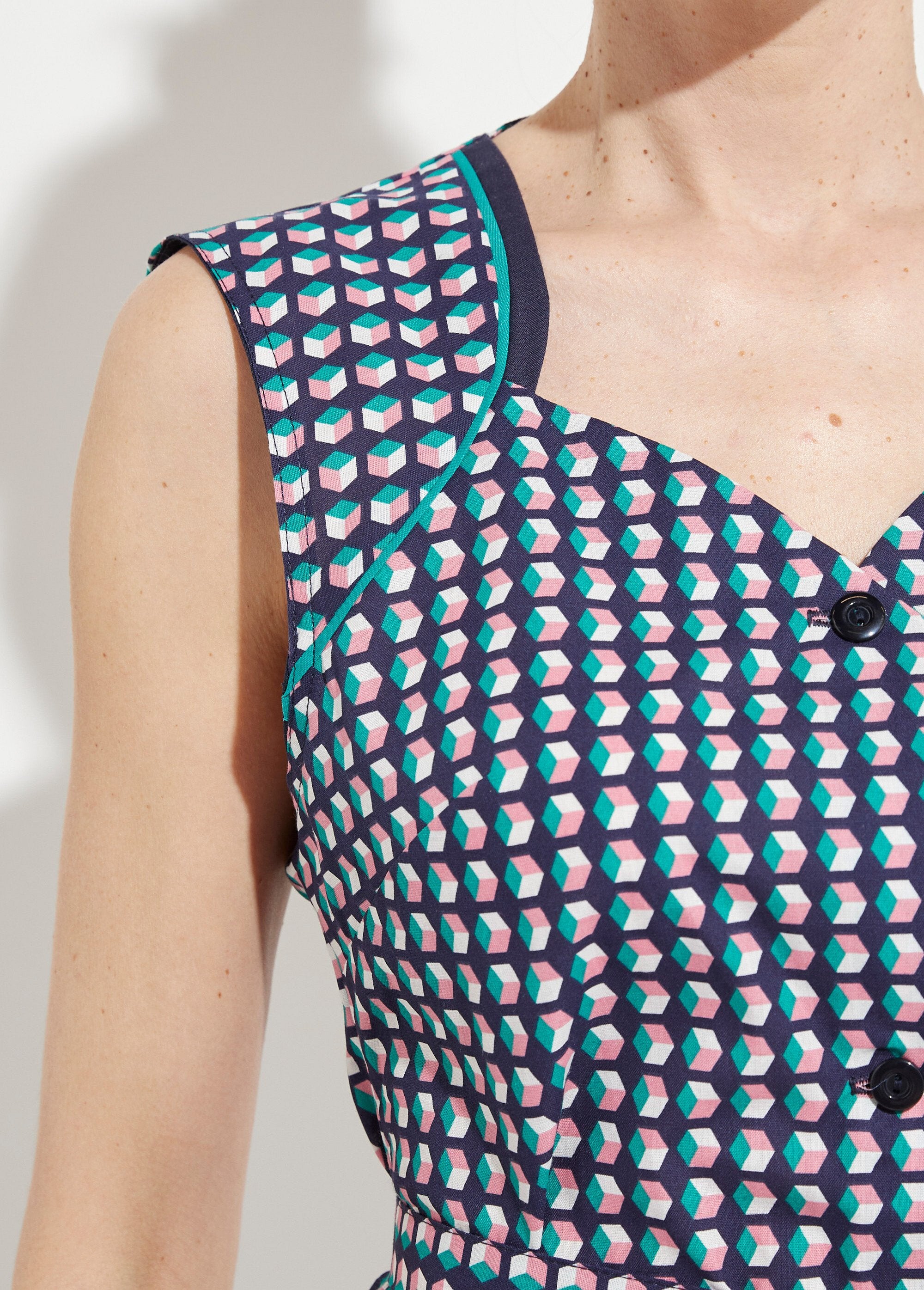 Delantal_sin_mangas_abotonado_con_estampado_gráfico_Verde_DE3_slim