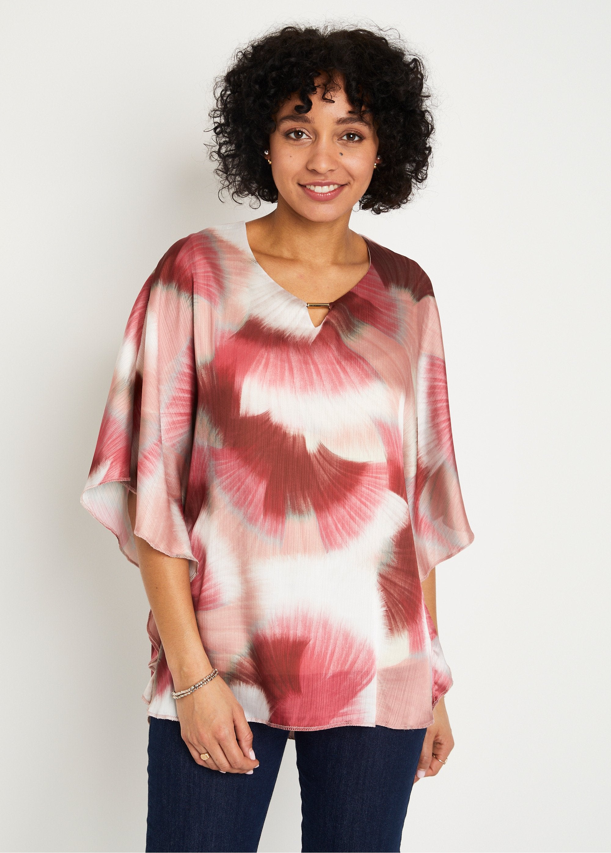 Túnica_larga_holgada_con_estampado_tie_&_tinte_Rosa_y_crudo_FA1_slim