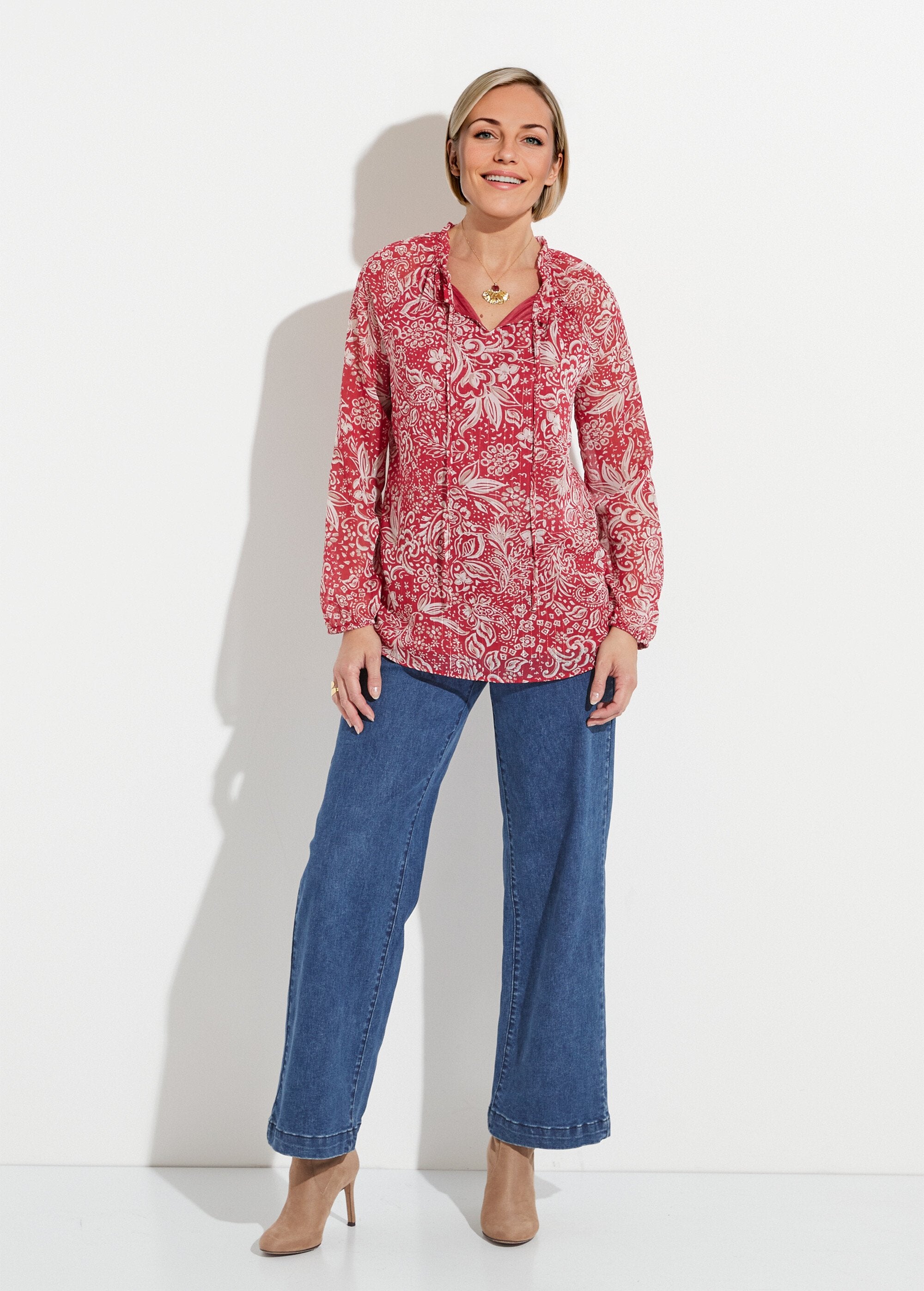 Túnica_larga_con_velo_floral_brillante_y_cuello_con_volantes._Burdeos_Imp_SF1_slim