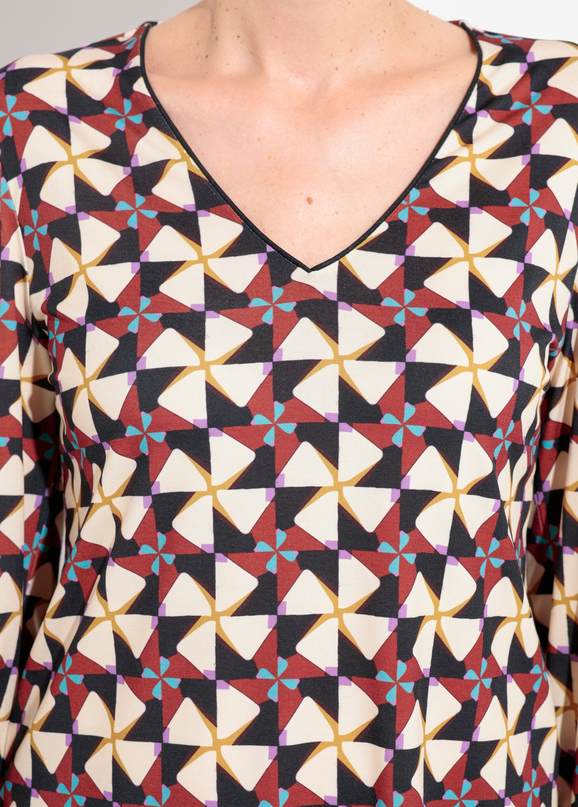 Túnica_de_manga_larga_con_puños_ajustados_Crudo_y_marrón_DE1_slim