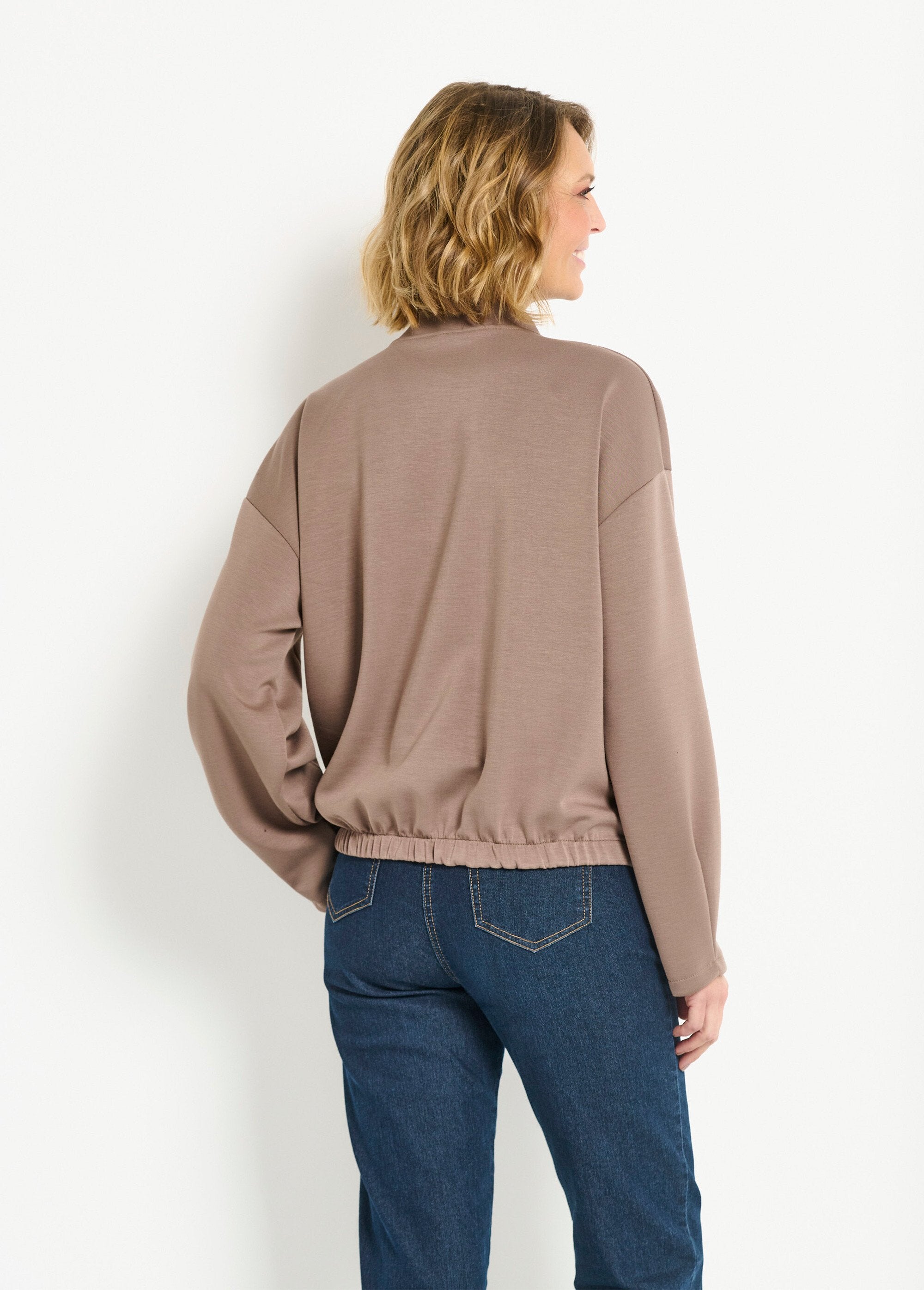 Chaqueta_estilo_osito_con_cremallera_para_mayor_comodidad_Lunar_DO1_slim