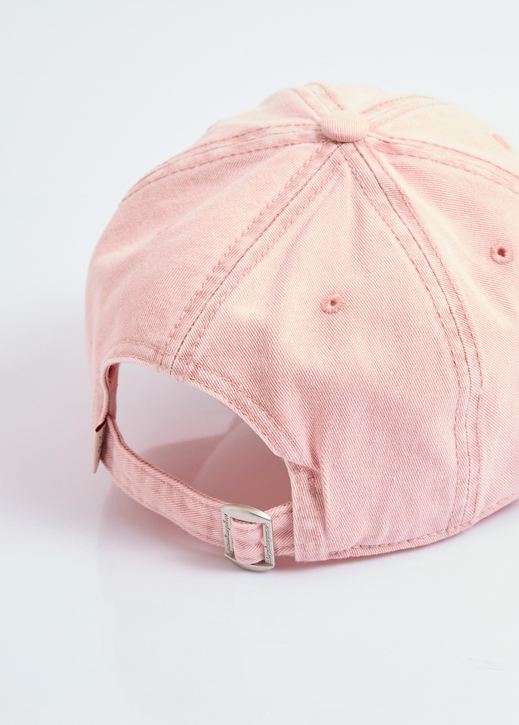 Gorra_novedosa_con_bordado_de_corazón_Rosa_DE1_slim