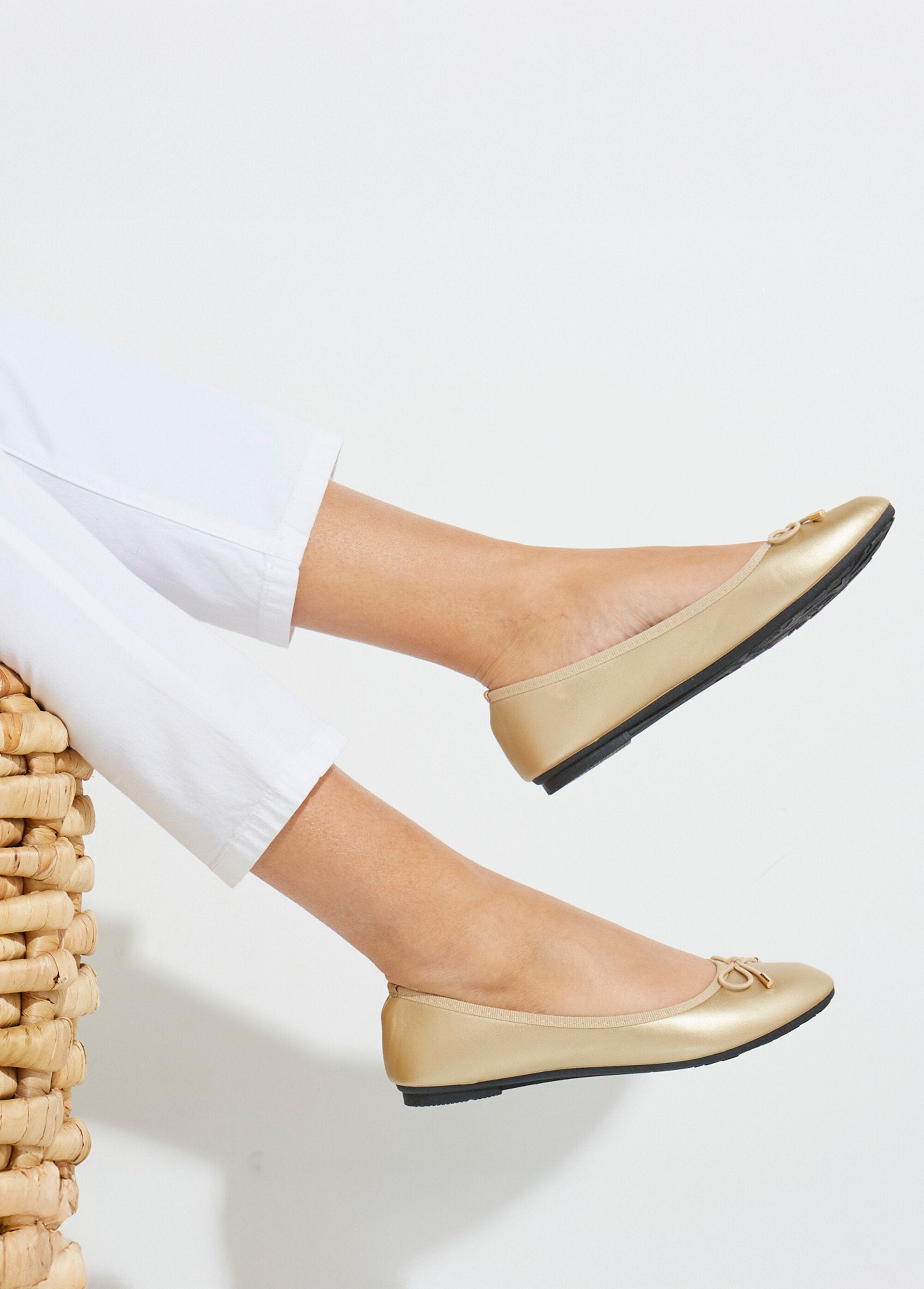 Bailarinas_de_tacón_plano_con_pequeño_lazo_Dorado_SF1_slim