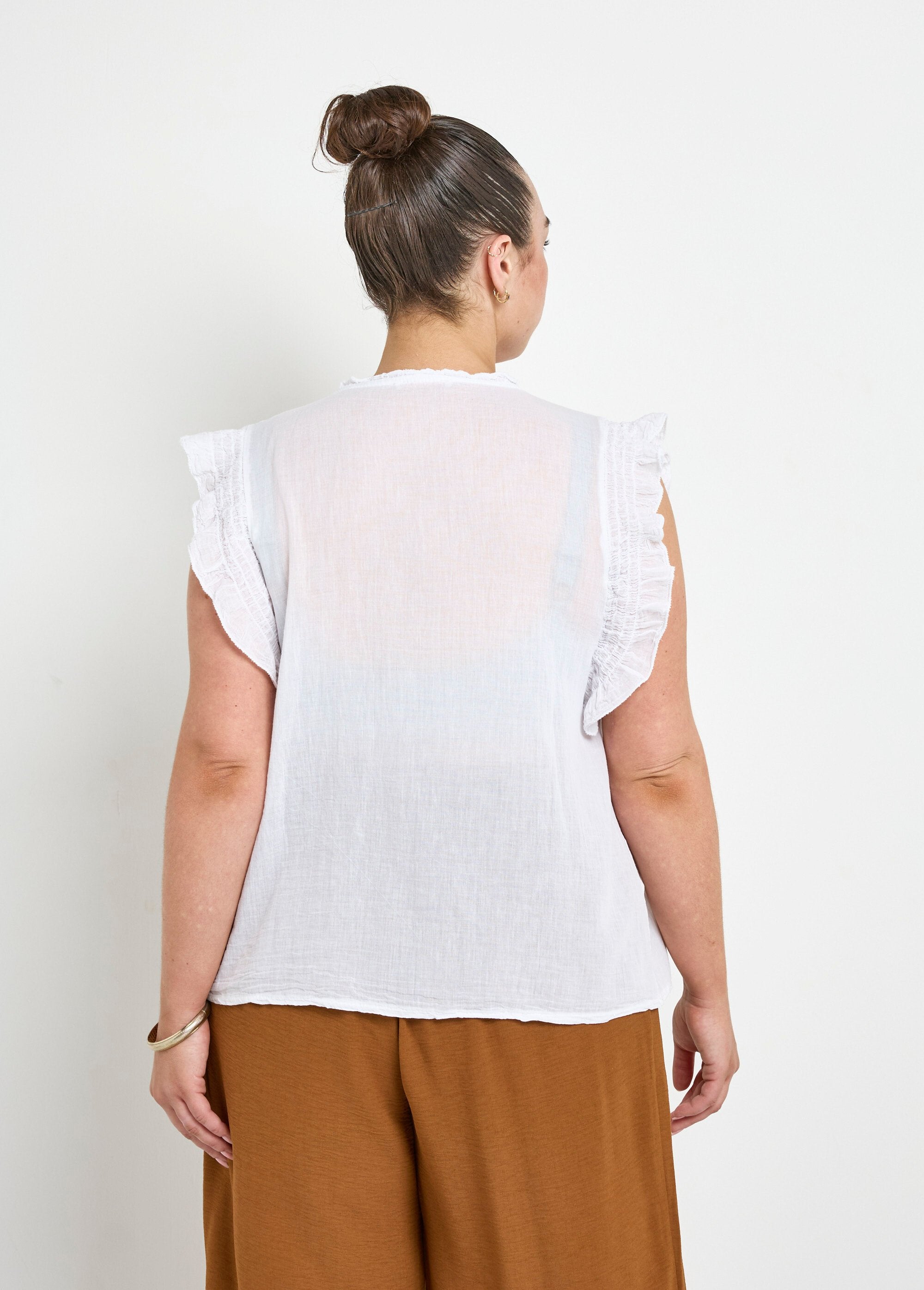 Blusa_de_voile_de_algodón_sin_mangas_Blanco,_Blanca_DO1_curvy