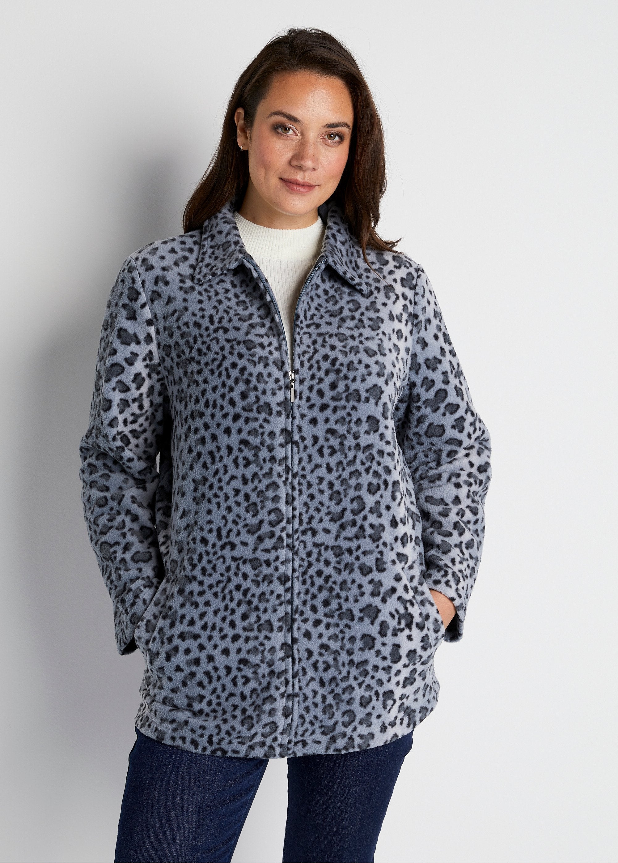 Chaqueta_de_punto_polar_estampada_con_cremallera_Plata_y_negro_FA1_curvy