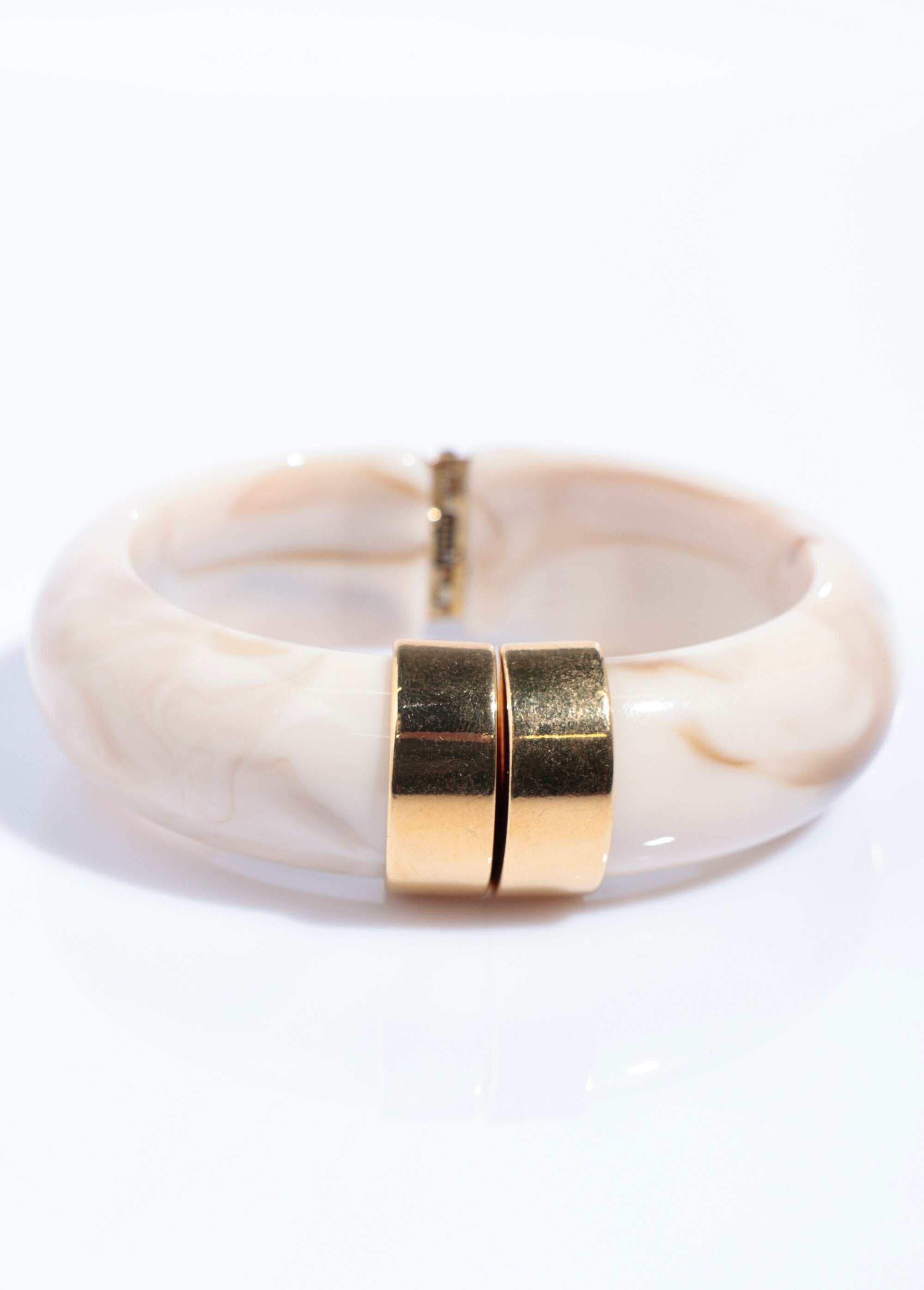 Bracelet_semi_rigide_marbré_et_inox_Ivoire_FA1_slim