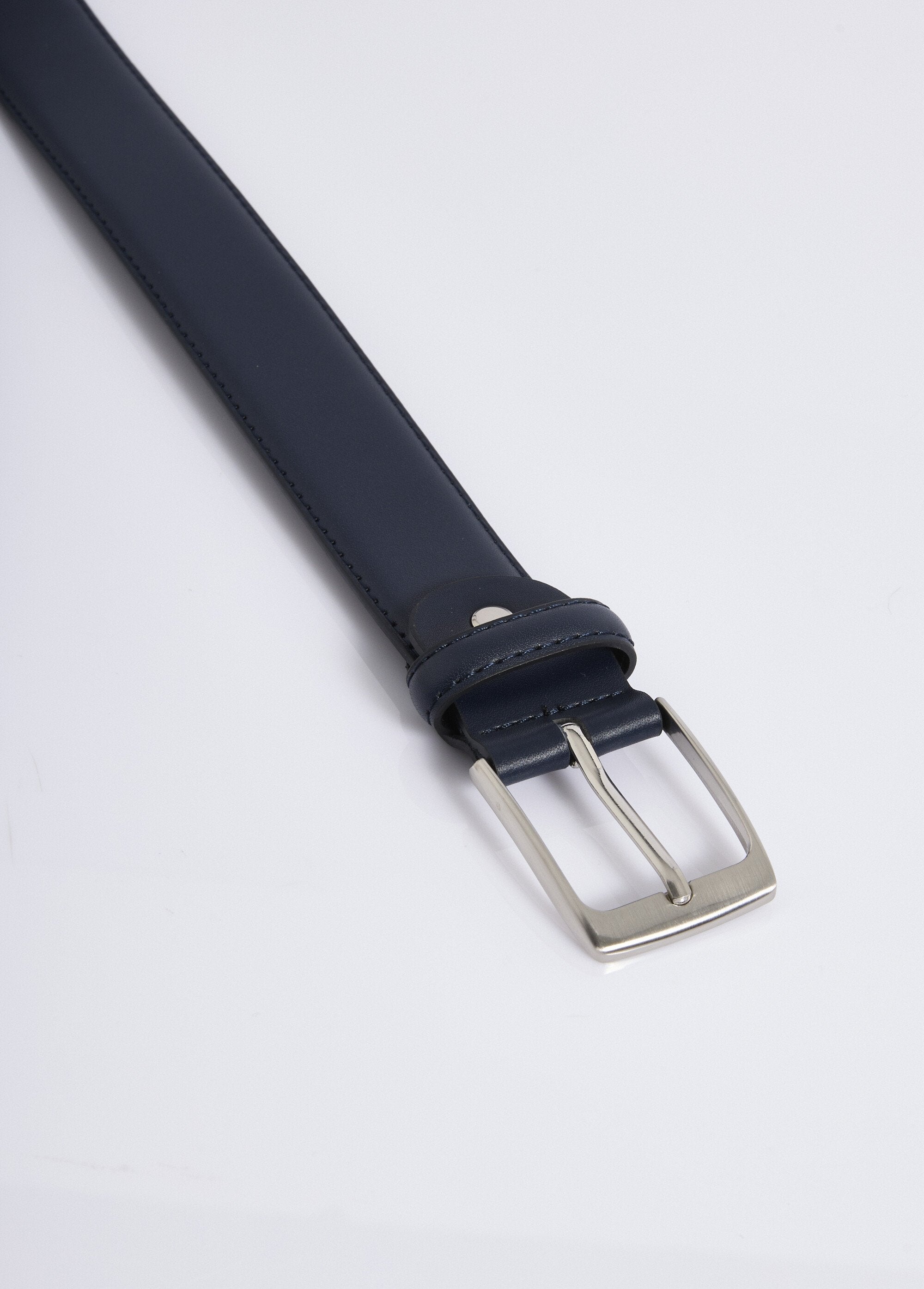 Cinturón_de_piel_sintética,_hebilla_de_metal._Marina_DE1_slim