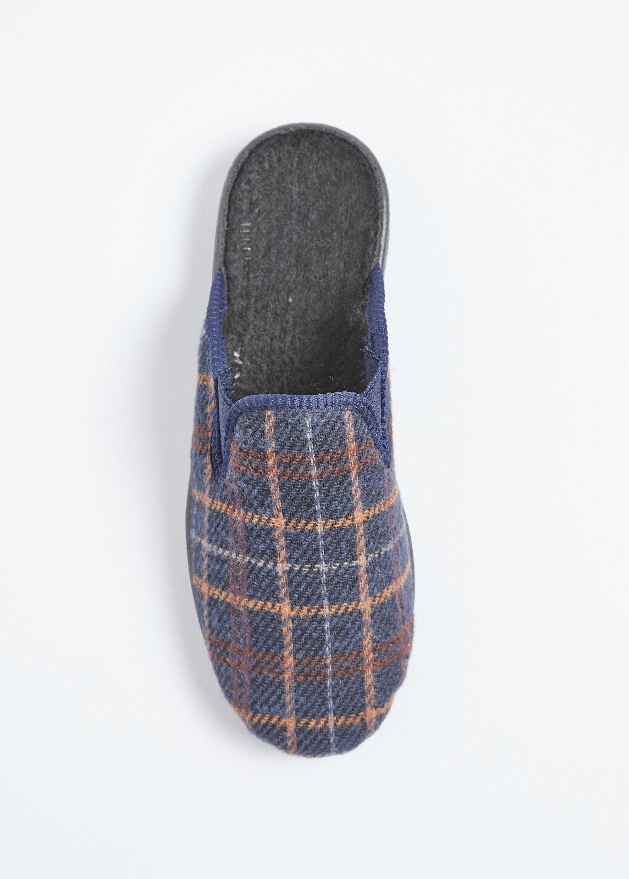 Pantuflas_tipo_mule_con_ancho_cómodo_y_elástico_Marina_OV1_slim